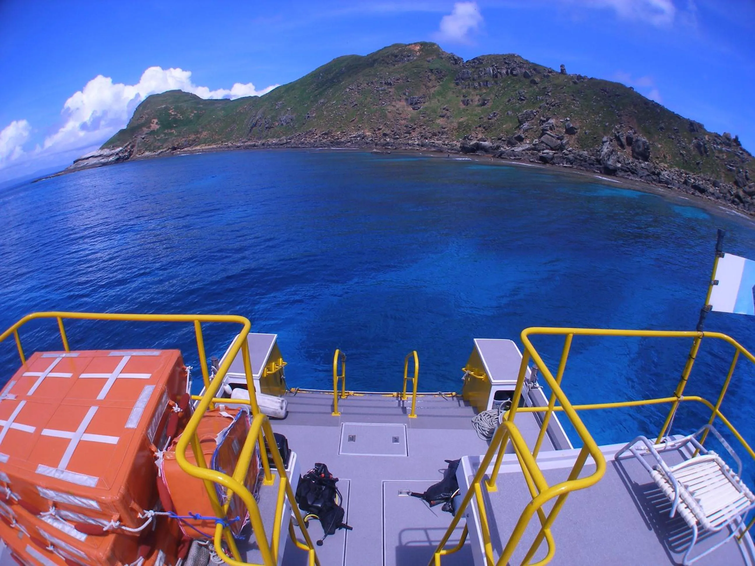 Diving in Villa Unarizaki