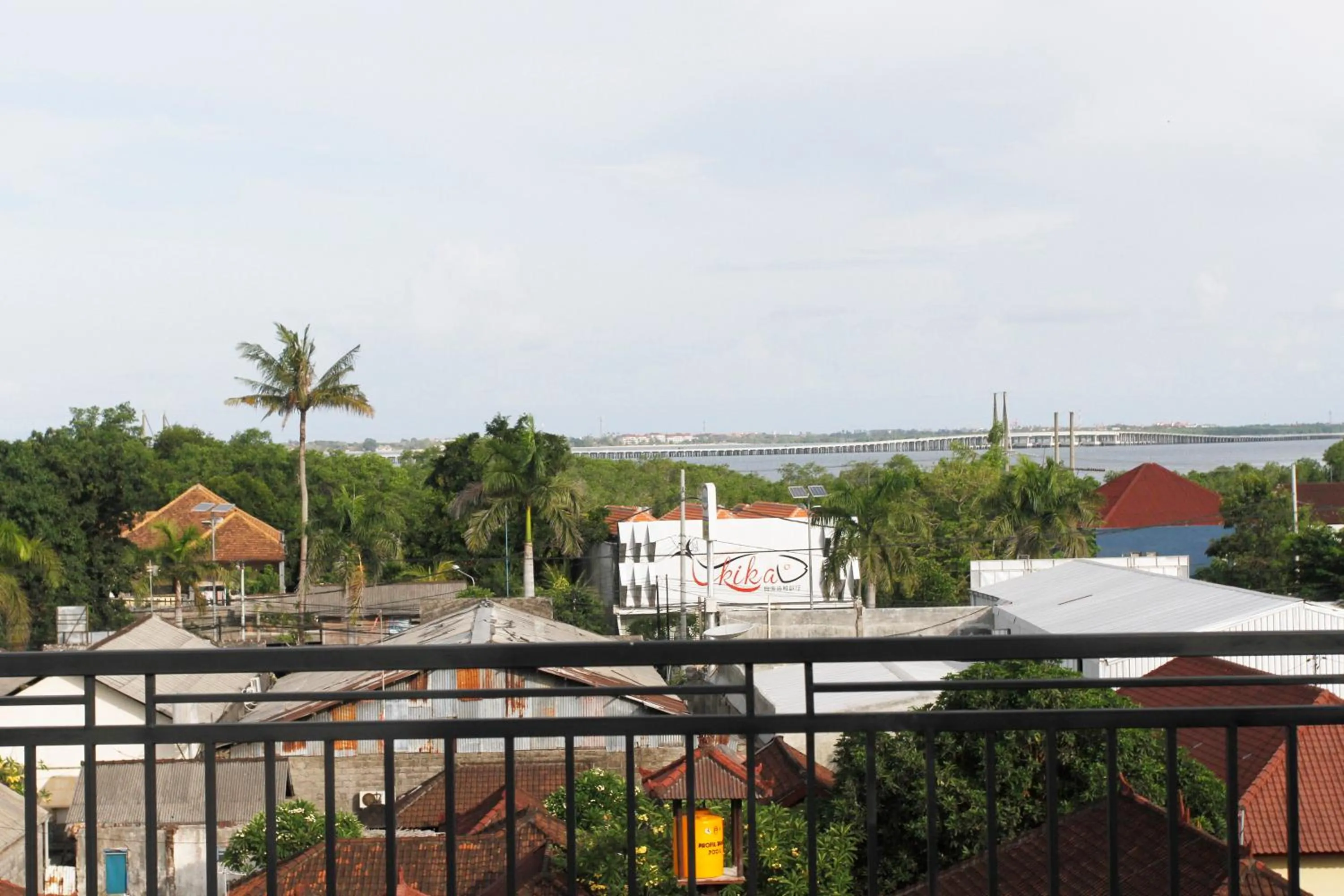 Day in Lowcost Bed & Breakfast