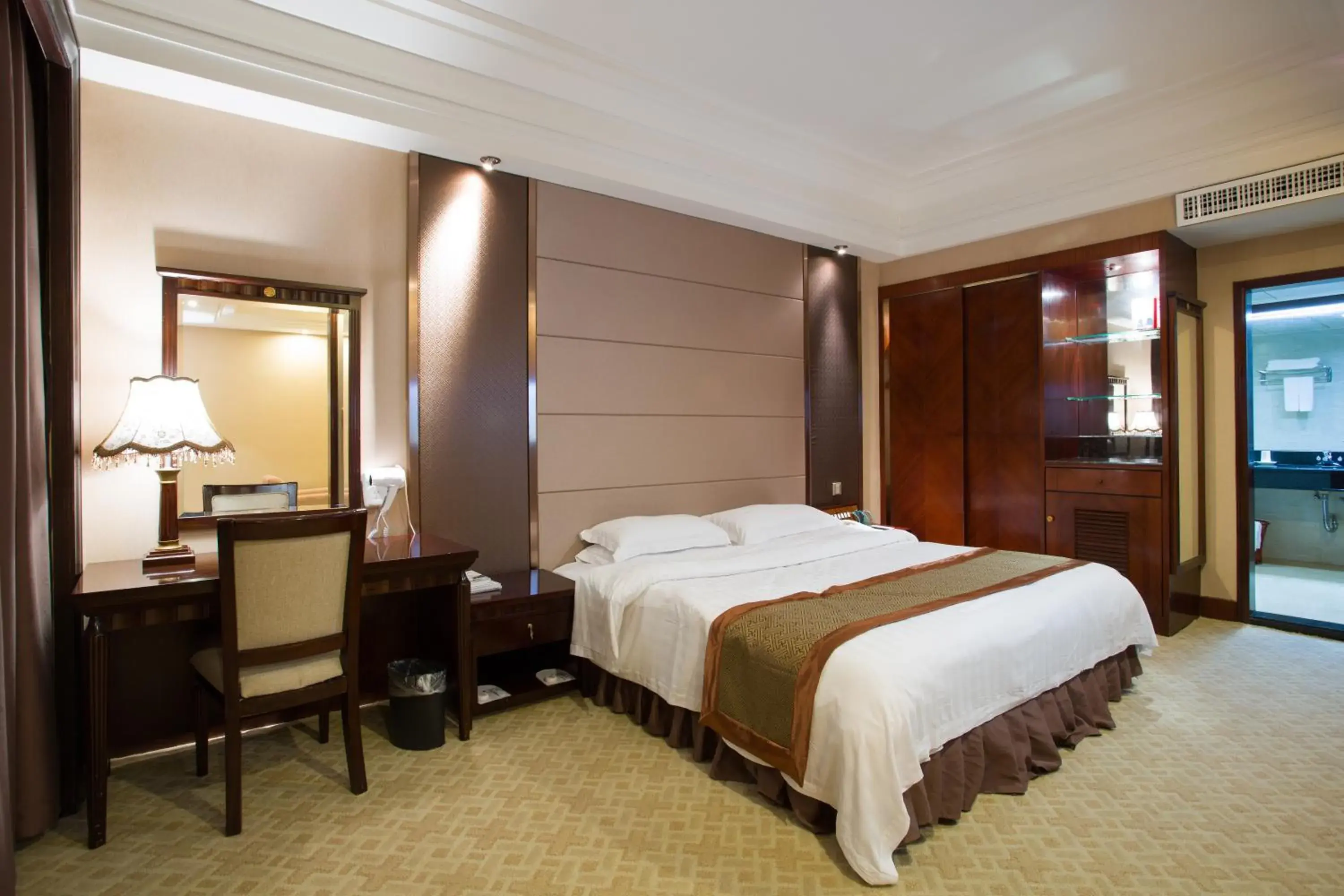 Bedroom in Chaozhou Hotel Bedroom in Chaozhou Hotel