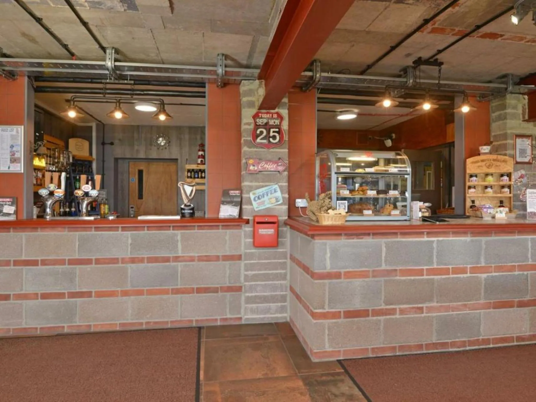 Food and drinks in Heights Hotel