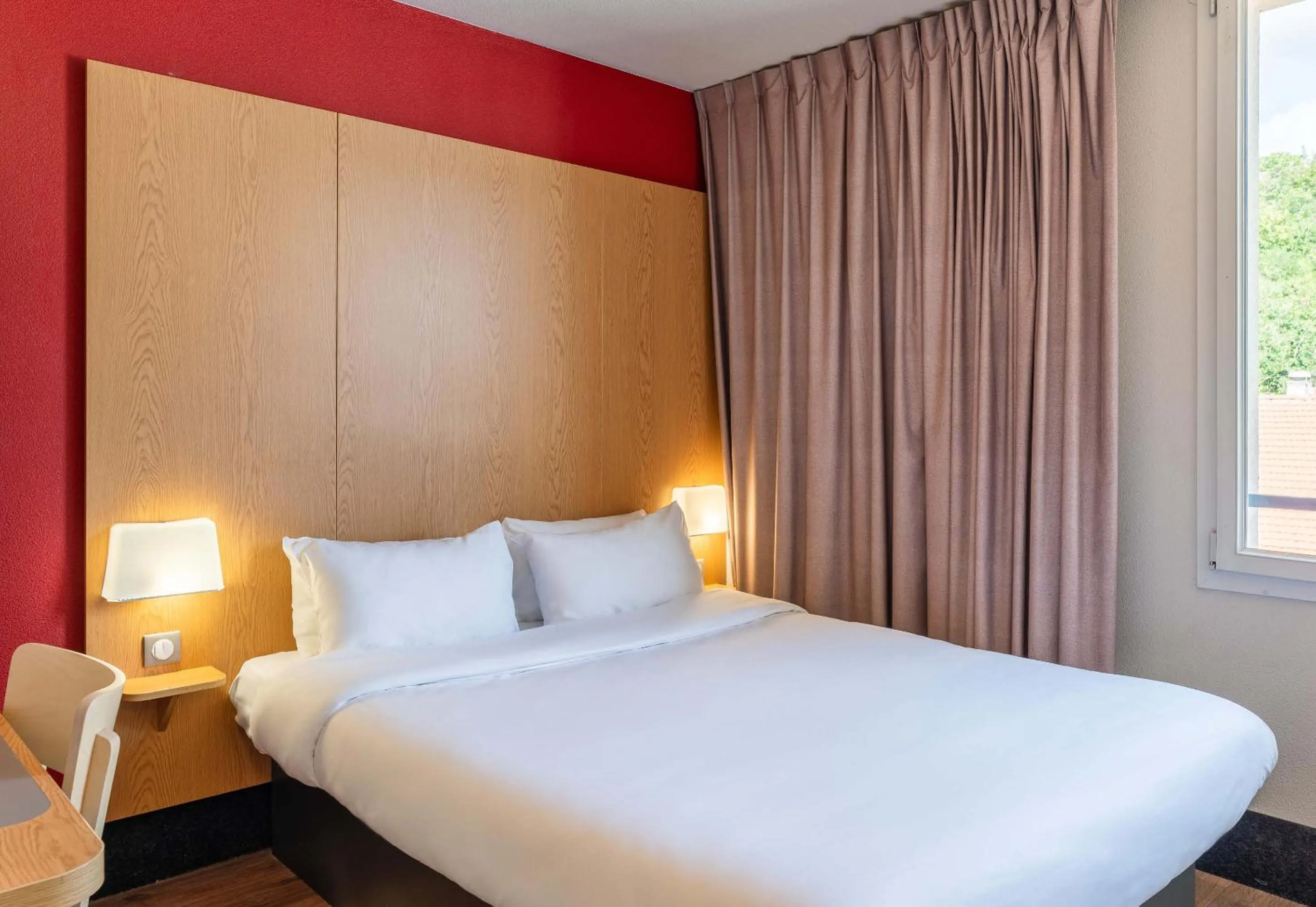 Bedroom, Bed in B&B HOTEL Lyon Caluire Cité Internationale