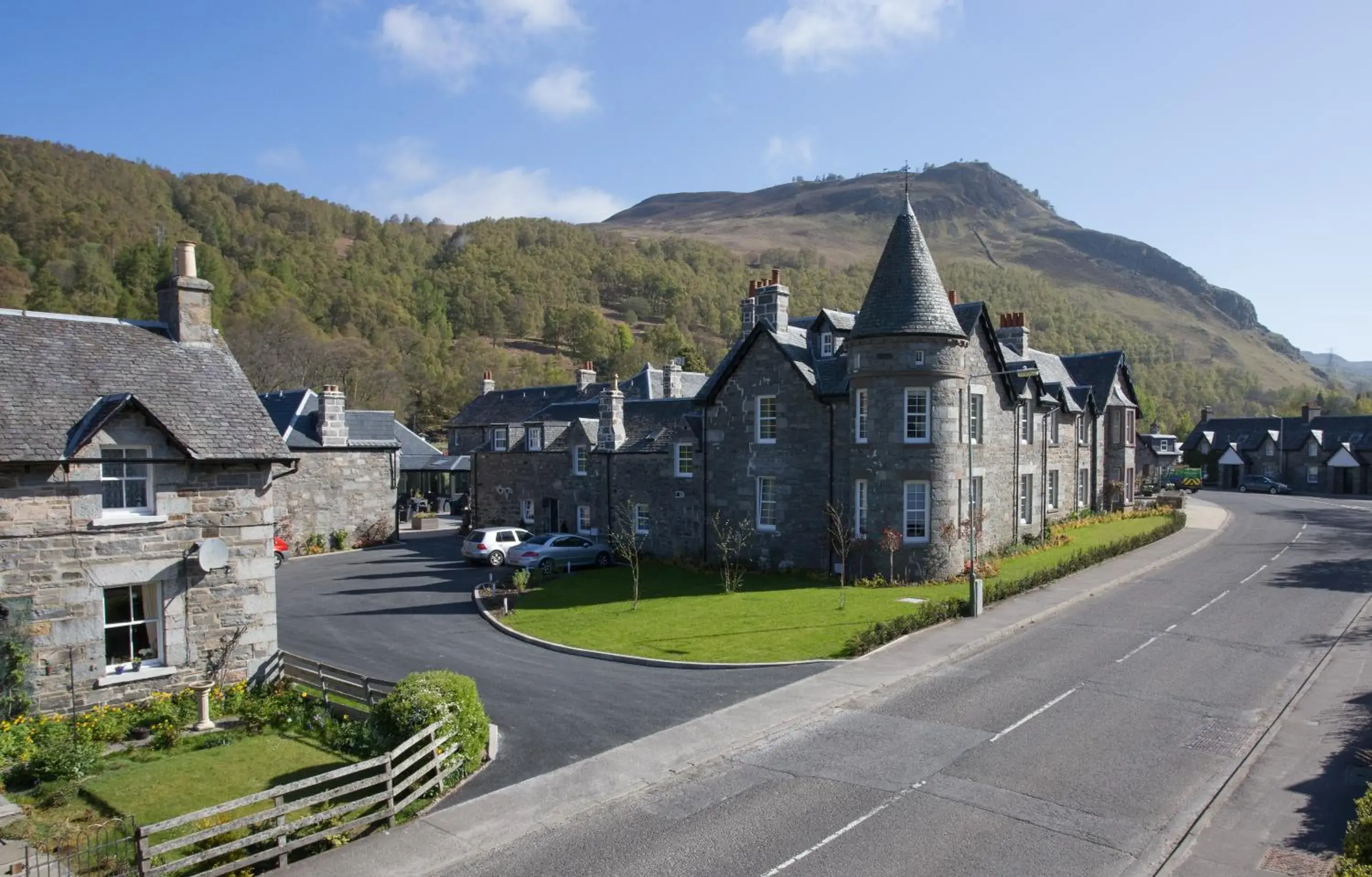 Property building in Dunalastair Hotel Suites Property building in Dunalastair Hotel Suites