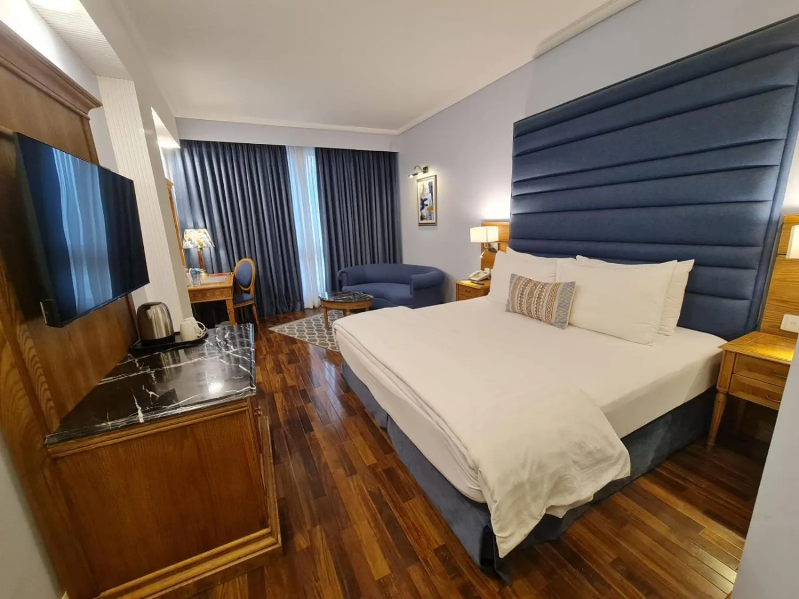 Bed in Hotel Crown Plaza Islamabad