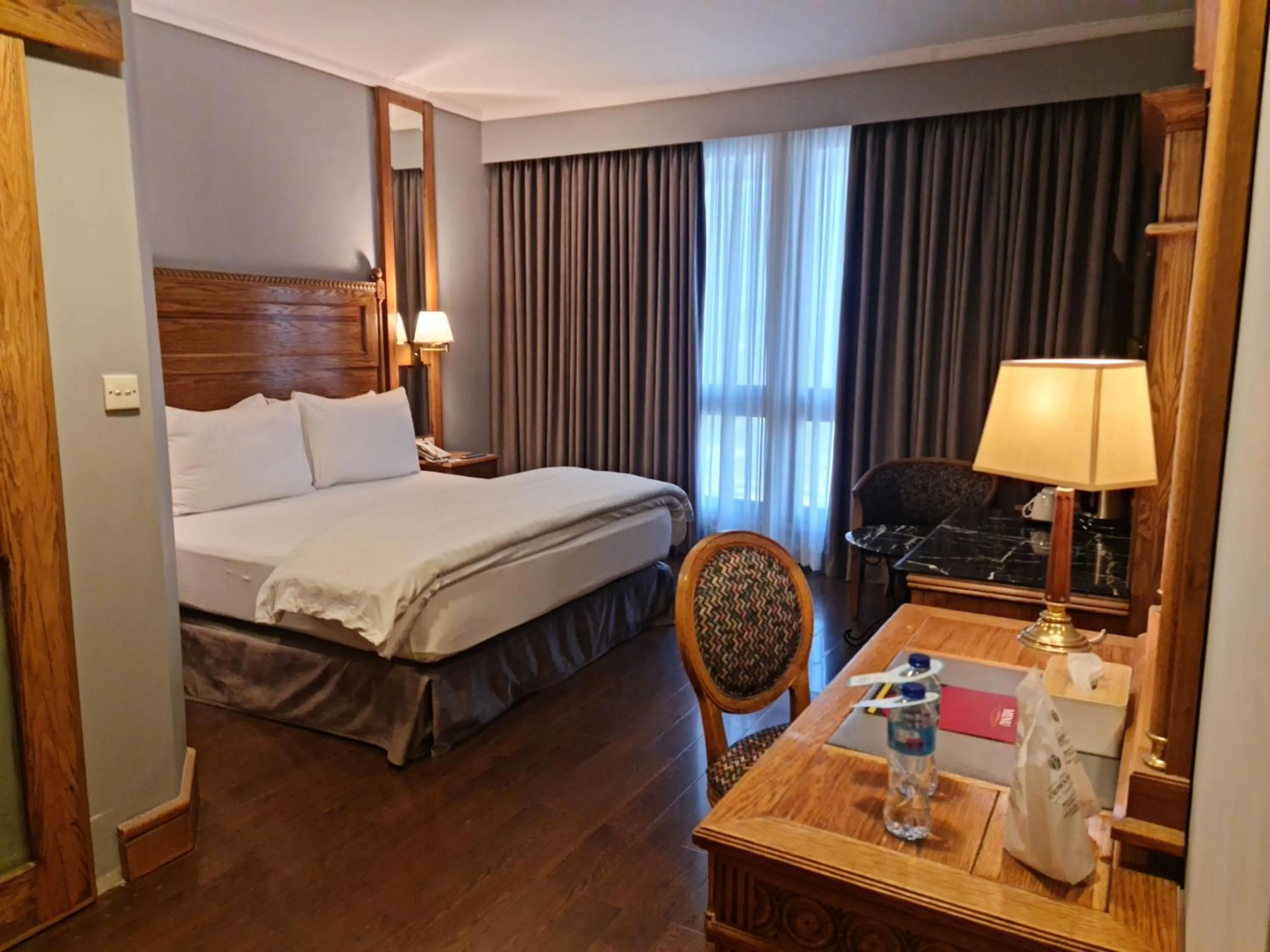 Bed in Hotel Crown Plaza Islamabad