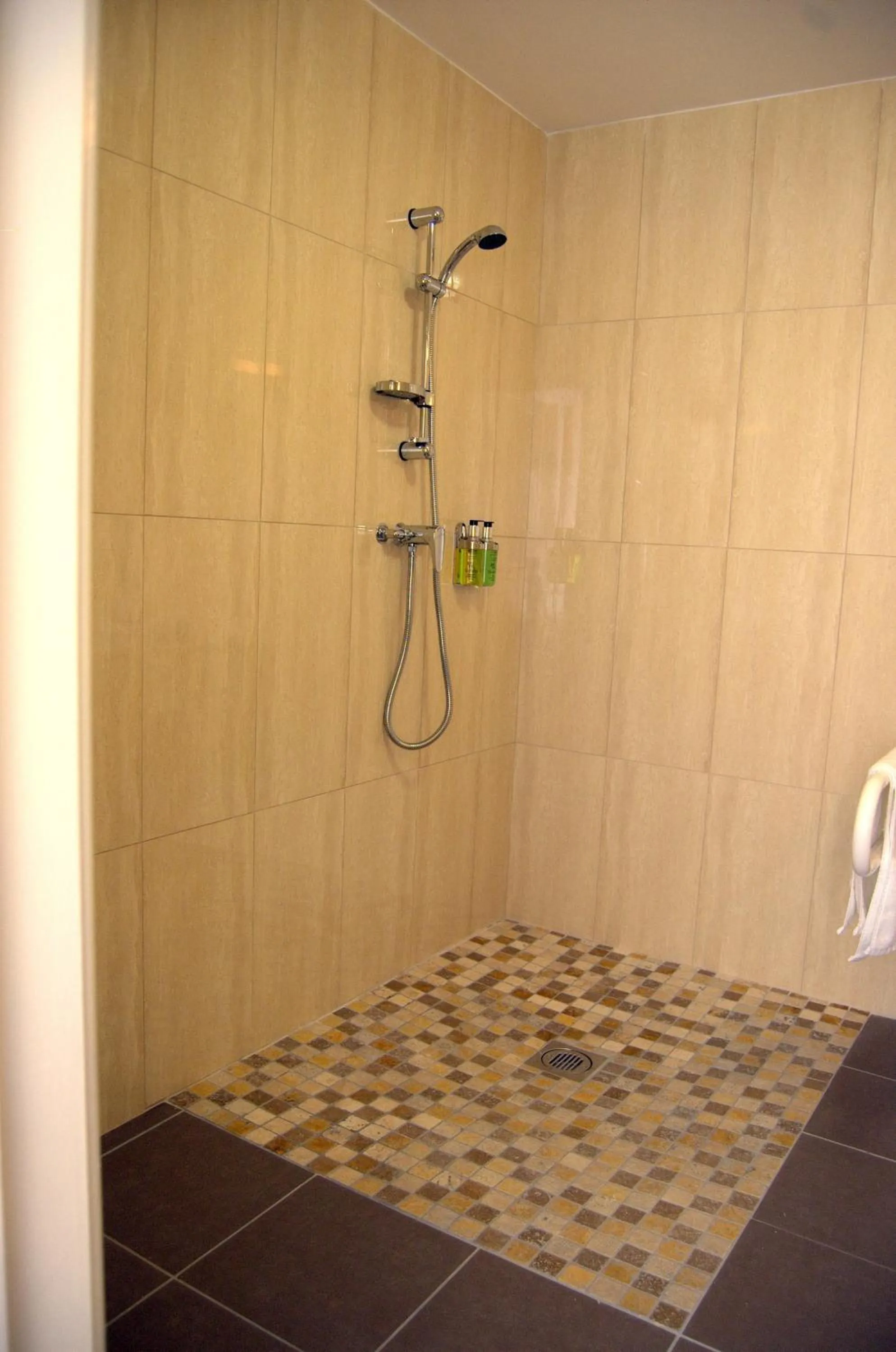 Bathroom in The New Inn Hotel