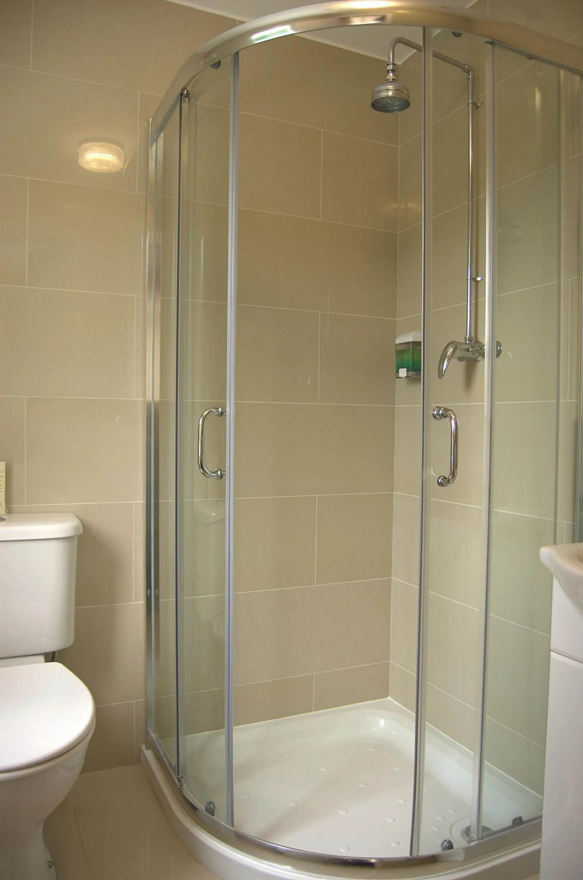 Bathroom in The New Inn Hotel