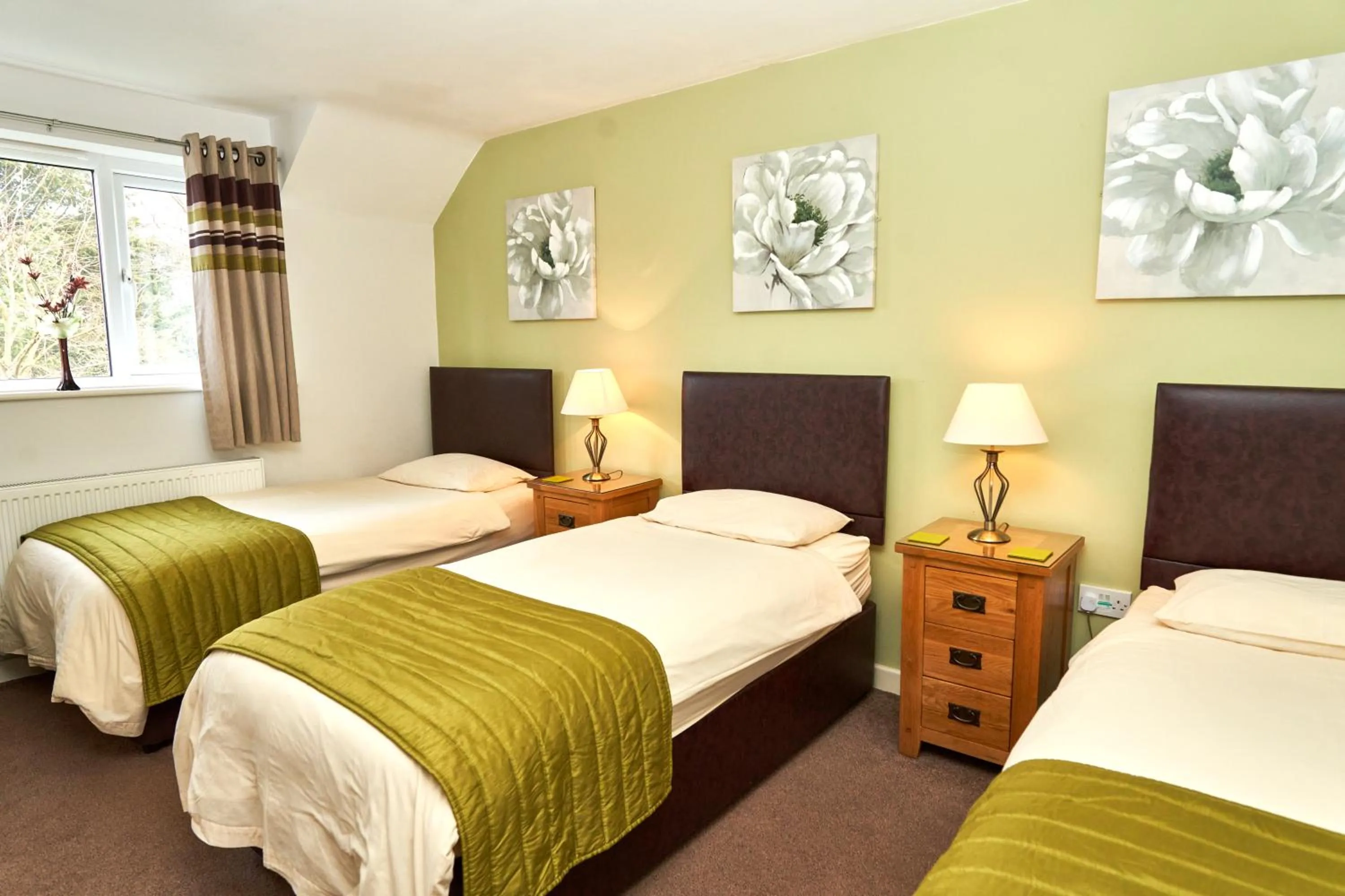 Bed in The New Inn Hotel