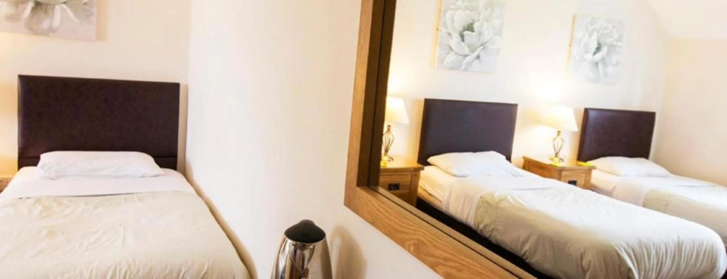 Bed in The New Inn Hotel