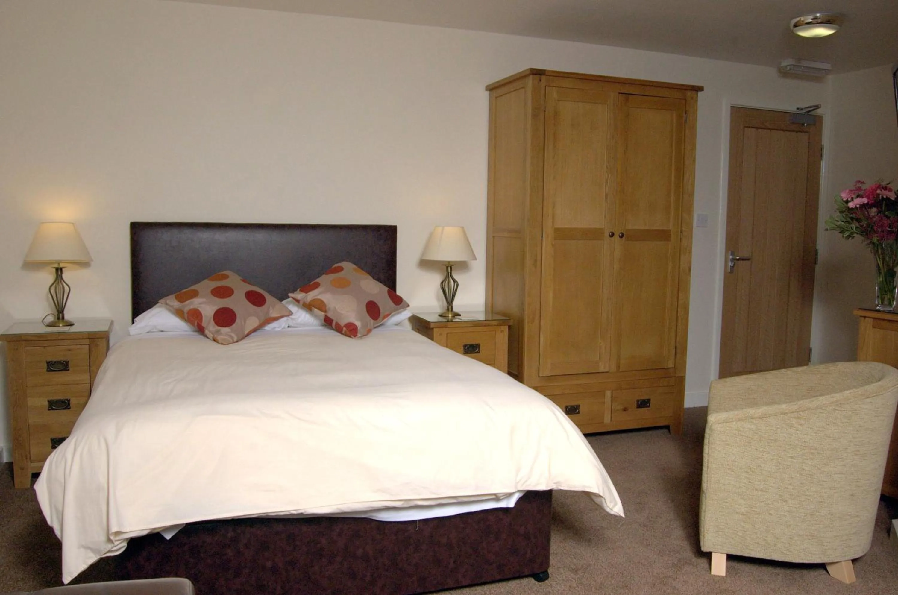 Bed in The New Inn Hotel