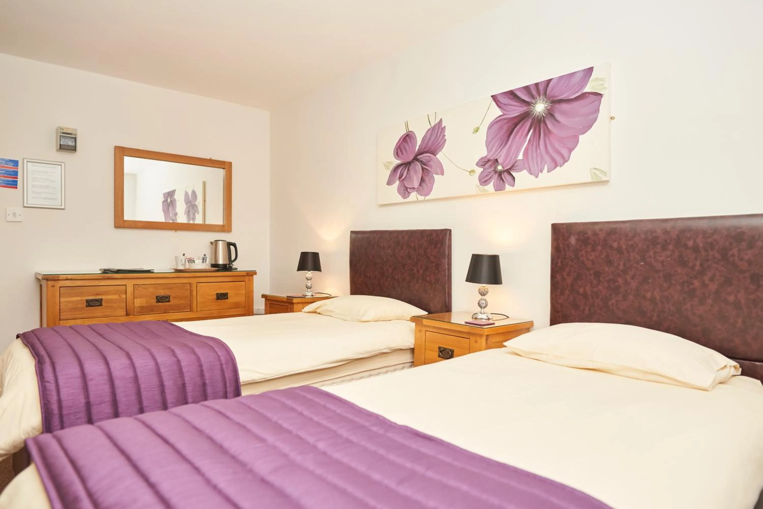 Bed in The New Inn Hotel