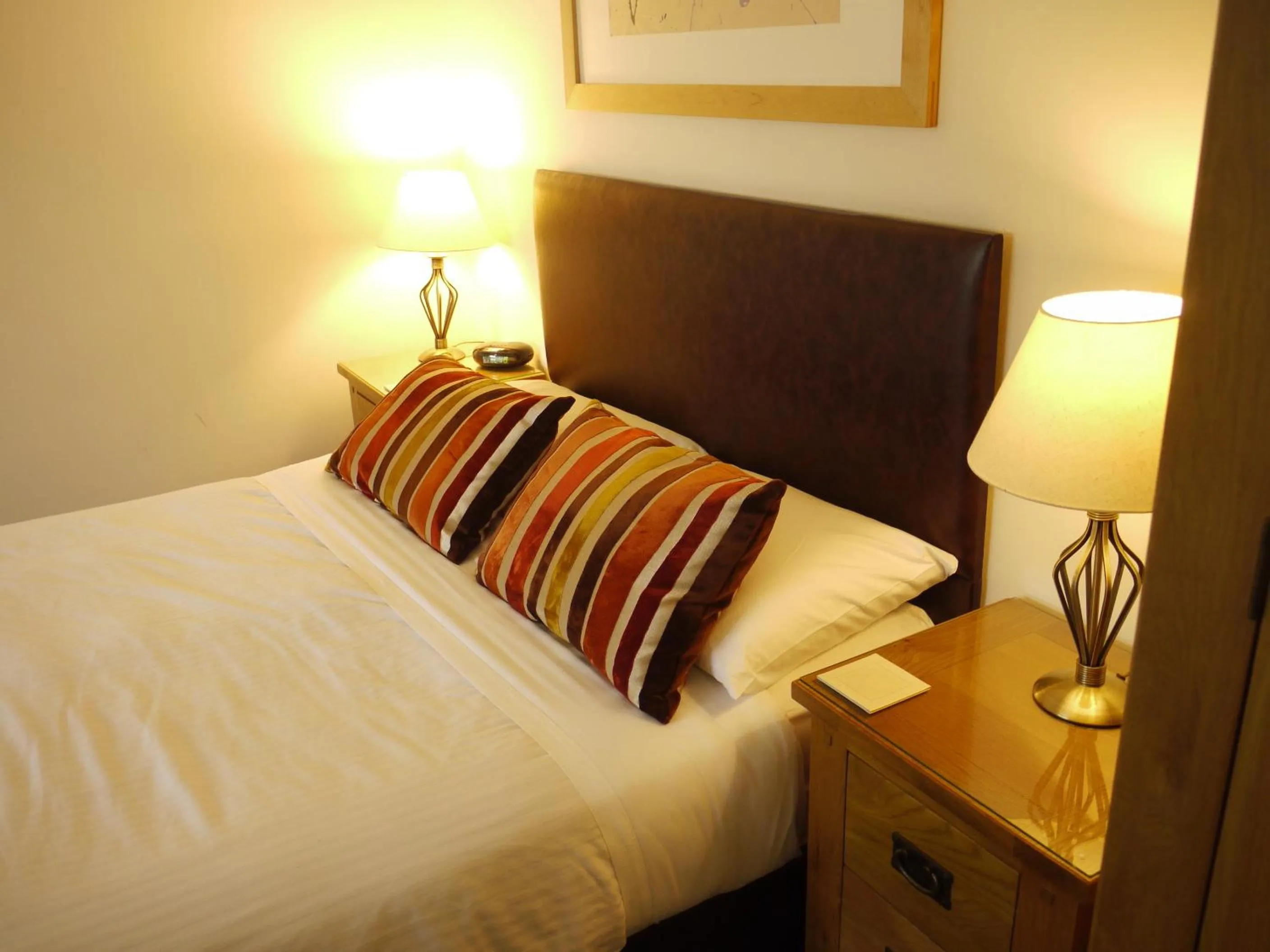 Bed in The New Inn Hotel