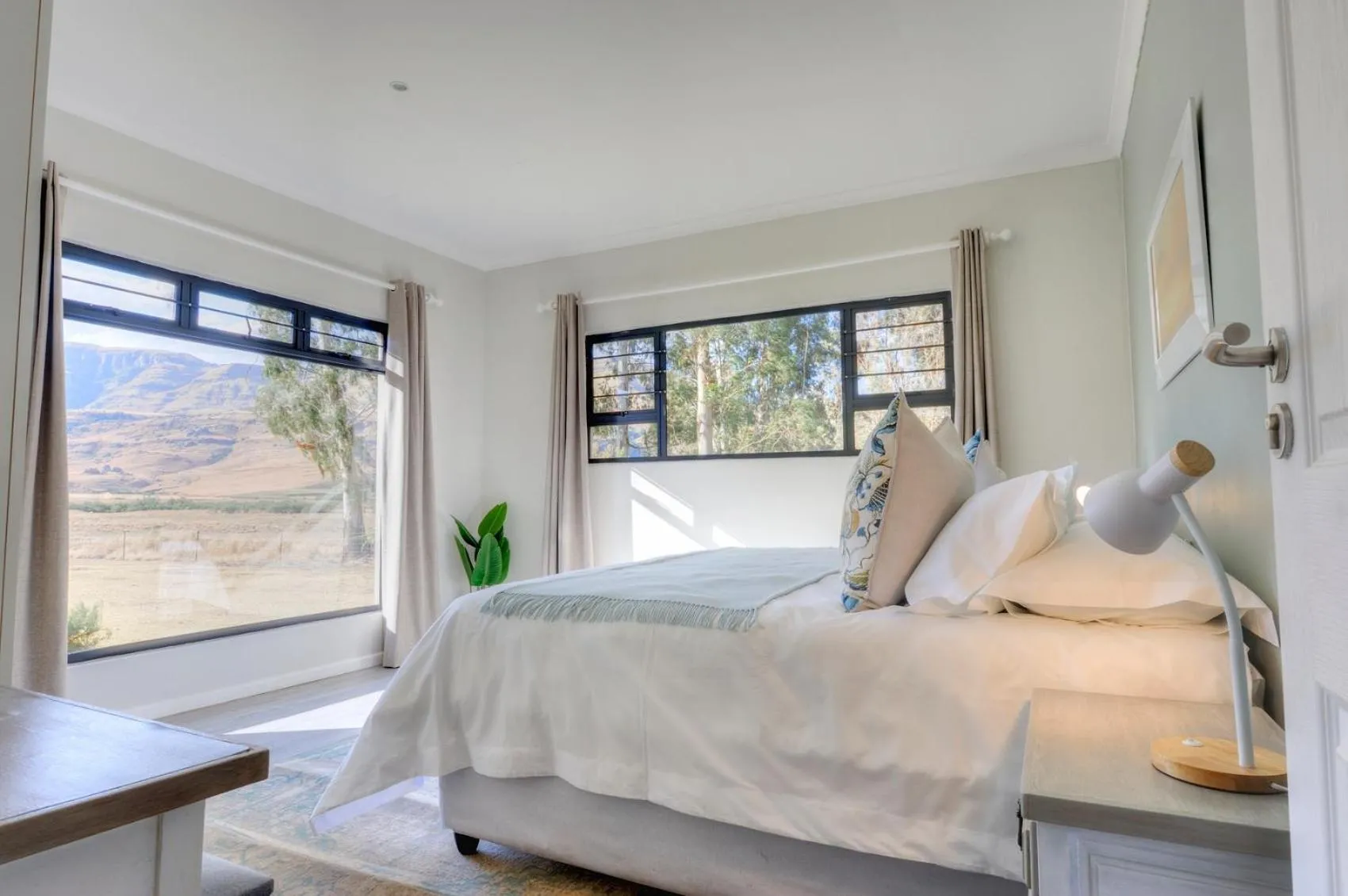 Photo of the whole room, Bed in Giantscup Wilderness Reserve