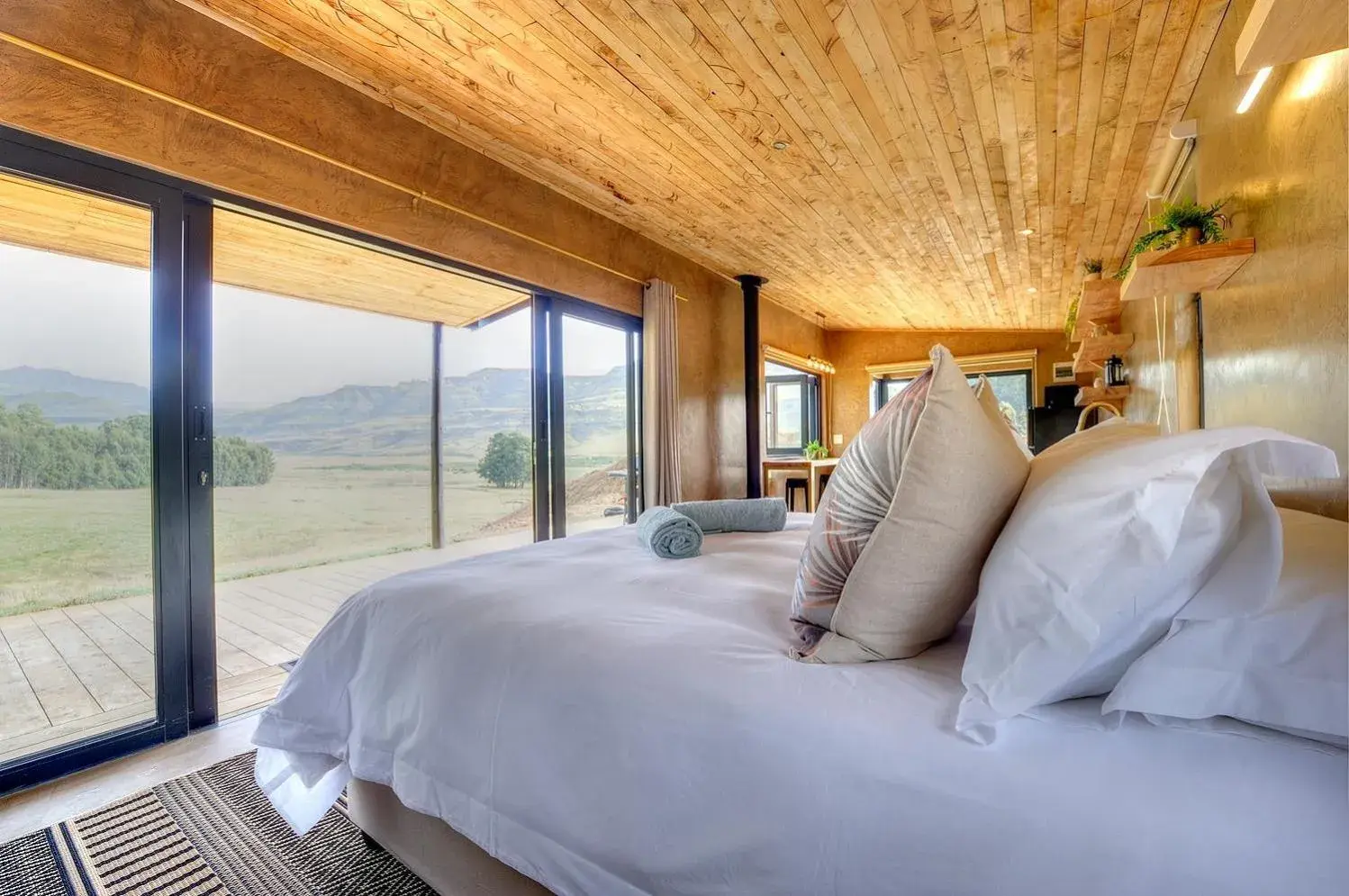 Deluxe Cabin in Giantscup Wilderness Reserve Deluxe Cabin in Giantscup Wilderness Reserve