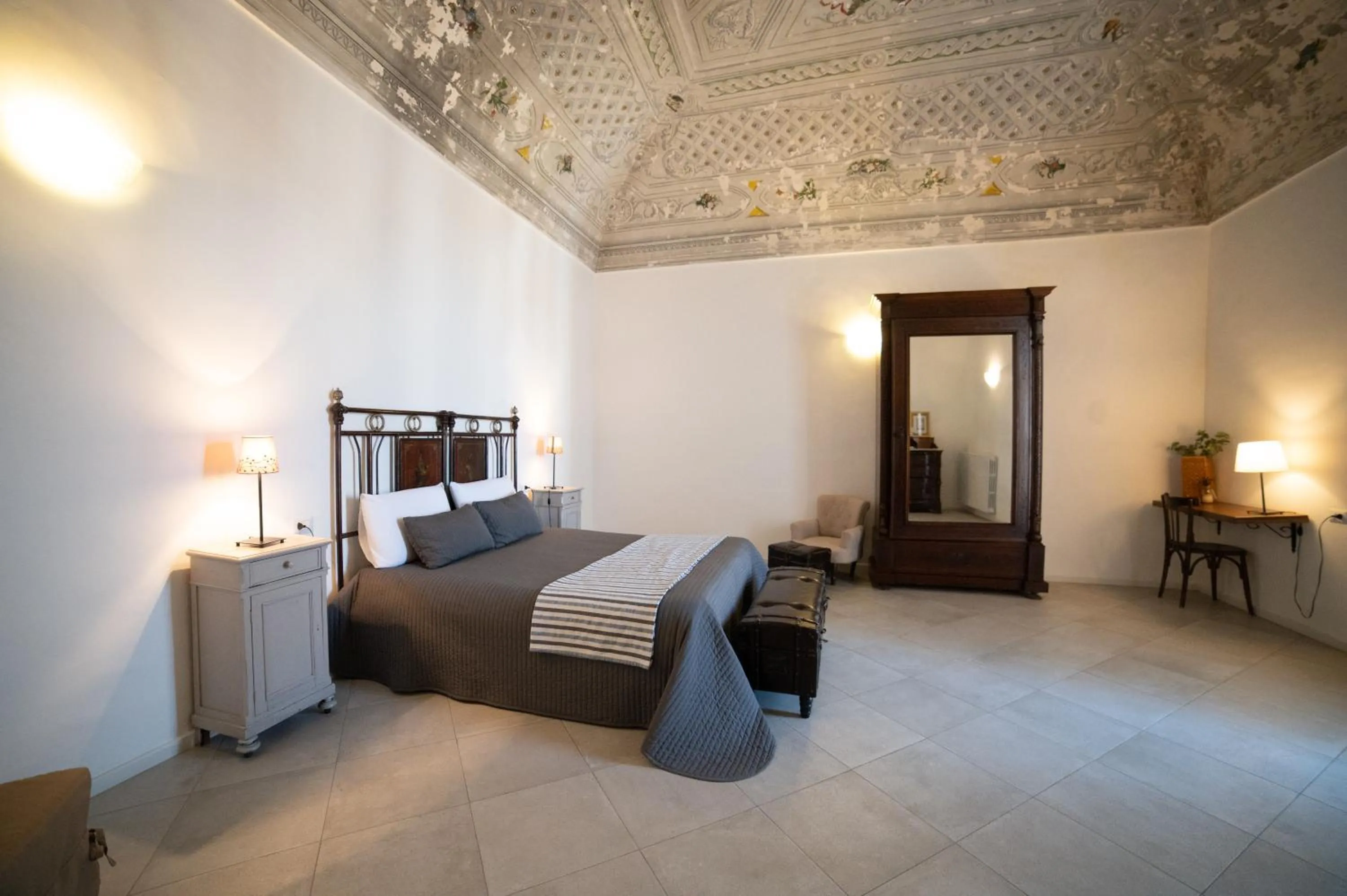 Bedroom, Bed in Donna Elena