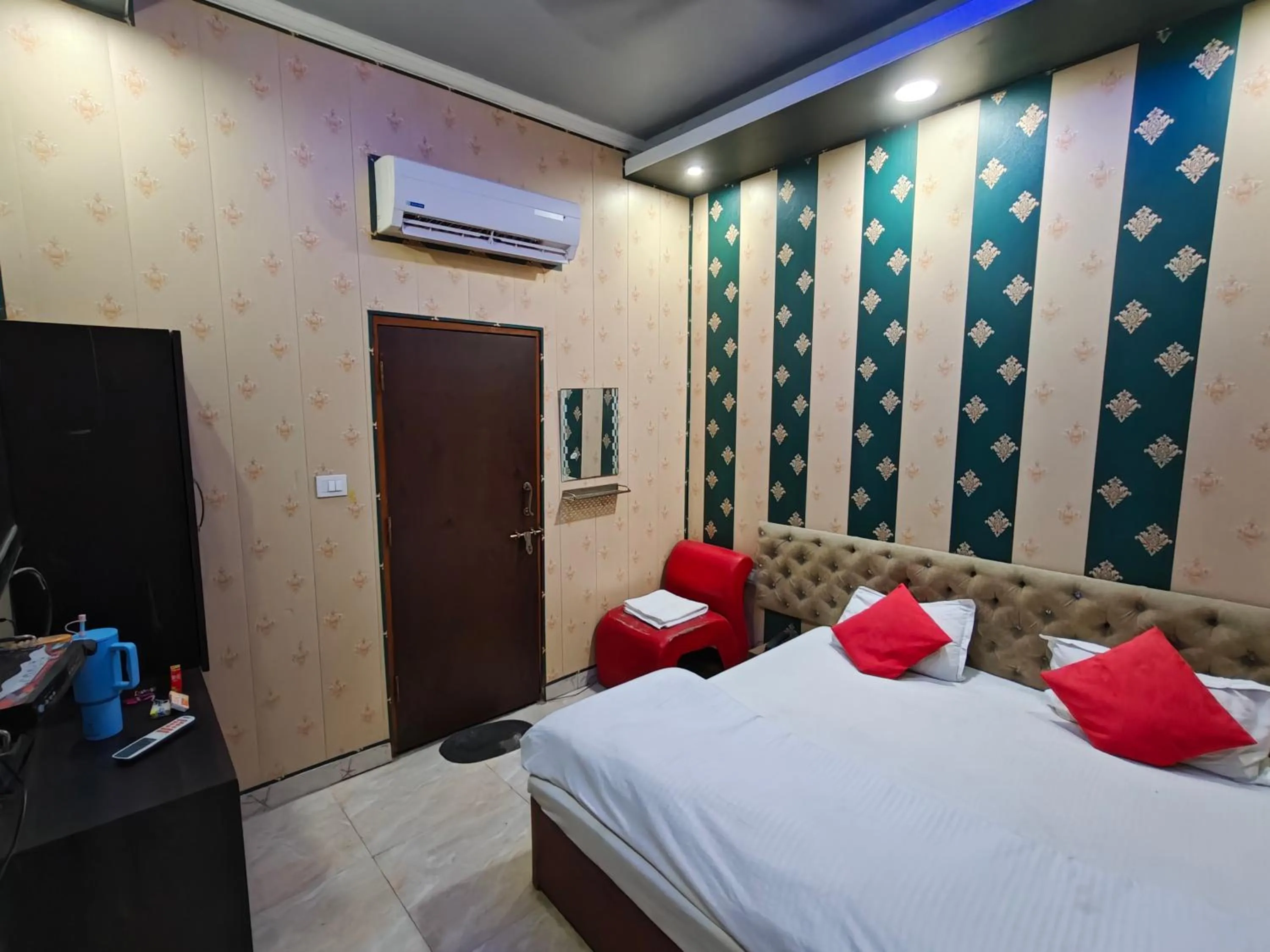 Supriya Palace