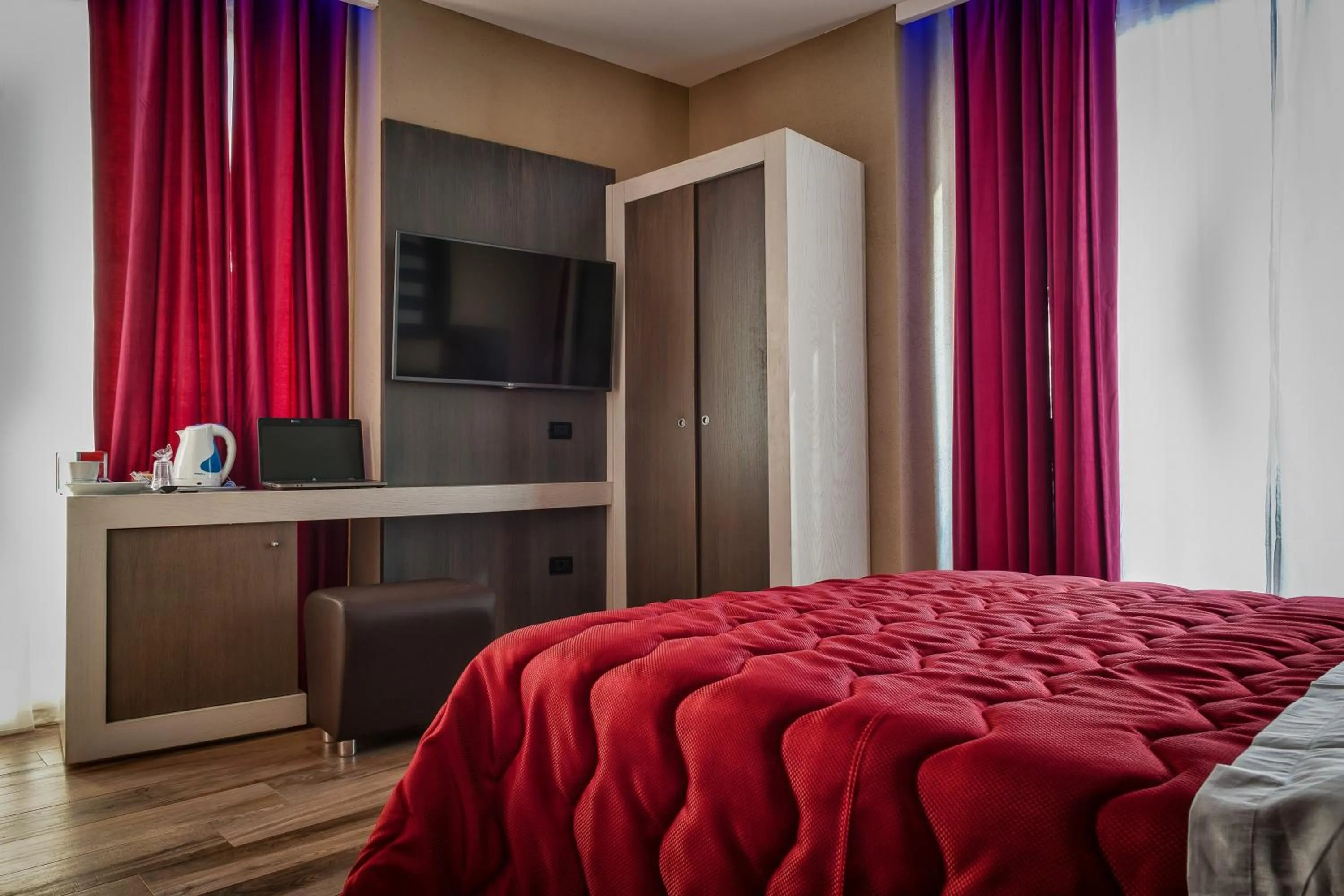 Photo of the whole room, Bed in Hotel Angioino & Spa