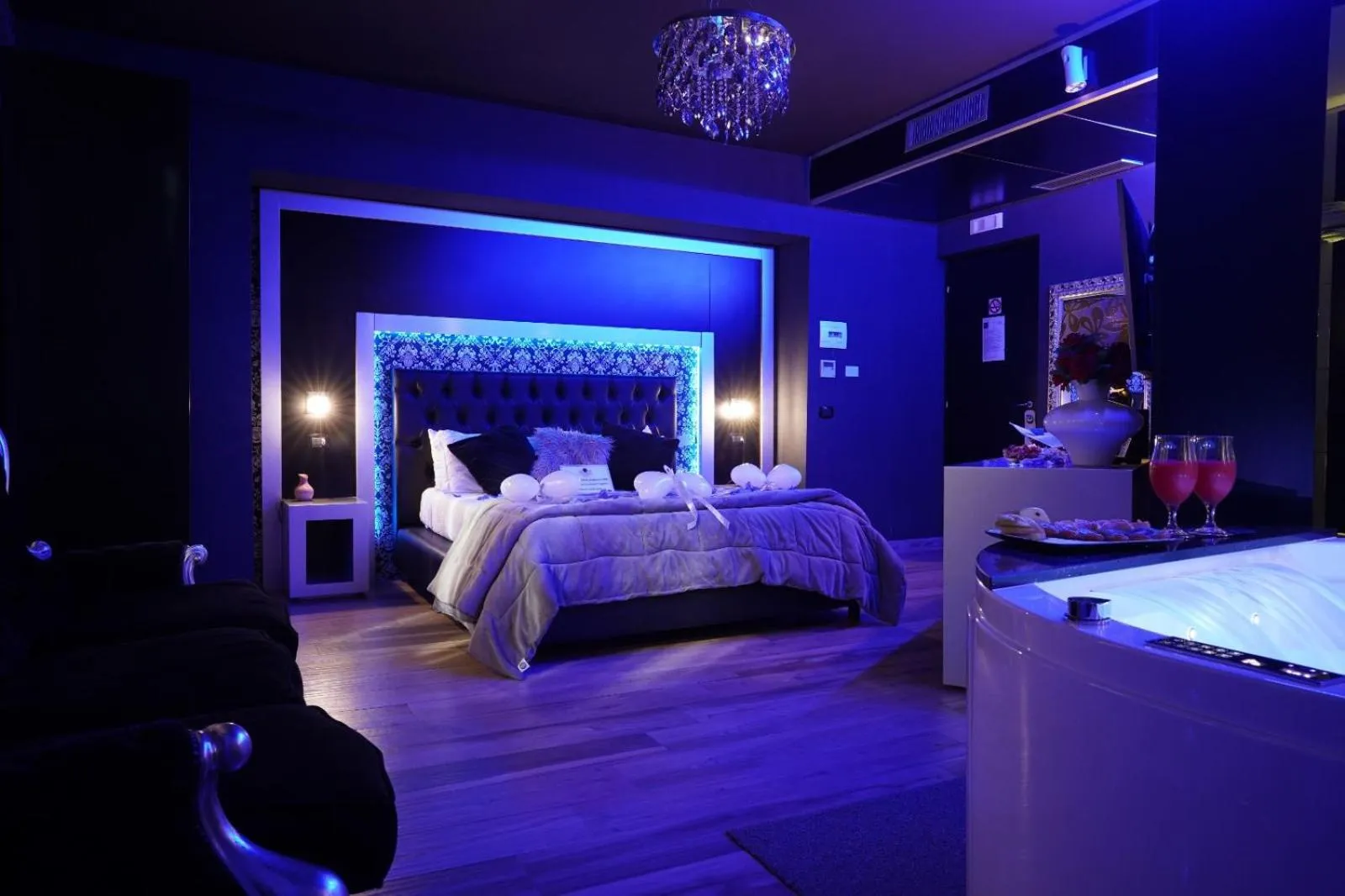 Hot Tub, Bed in Hotel Angioino & Spa