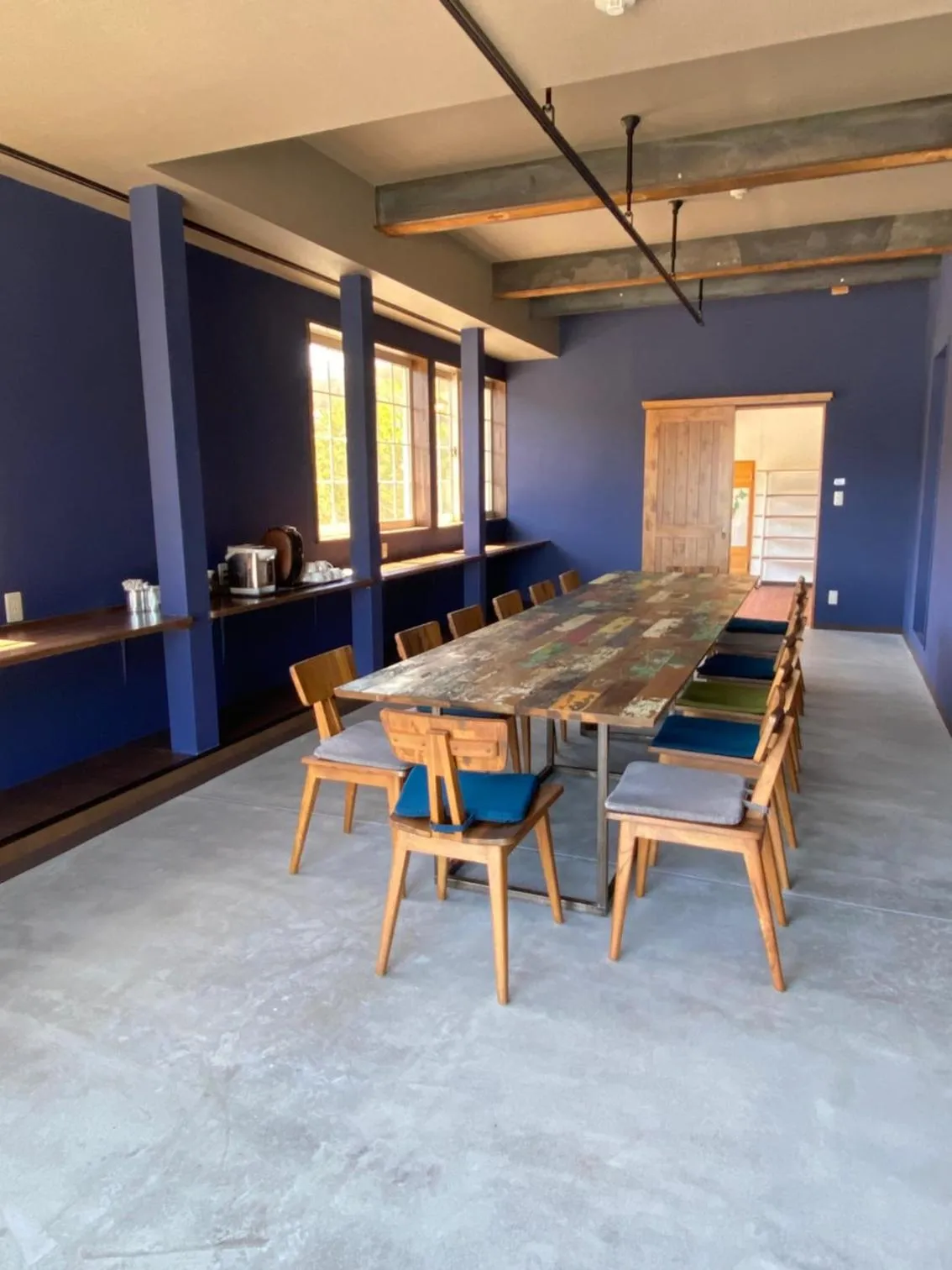 Seating area in Hütte Jil Shirakabako at 1,400m