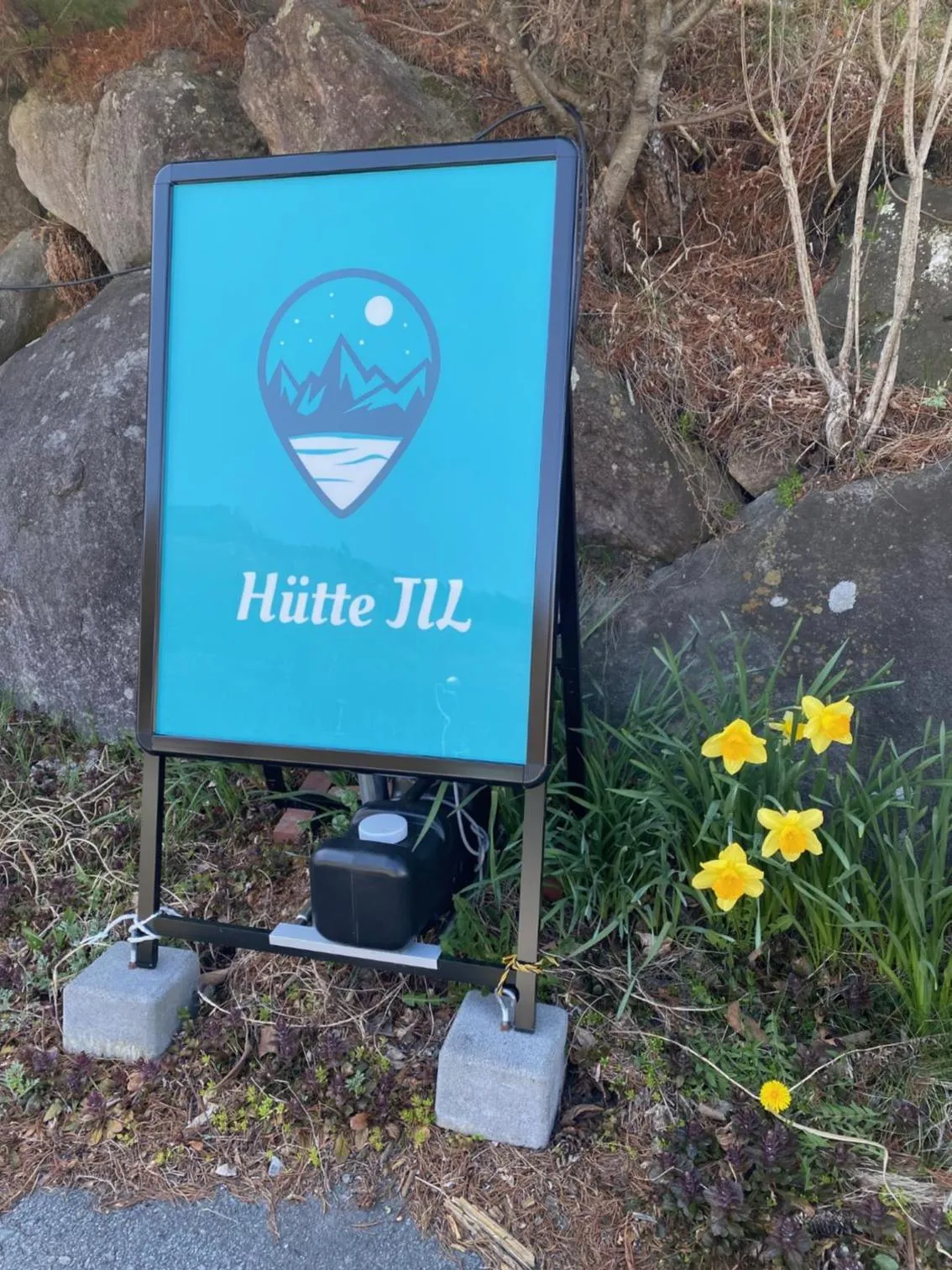 Spring in Hütte Jil Shirakabako at 1,400m