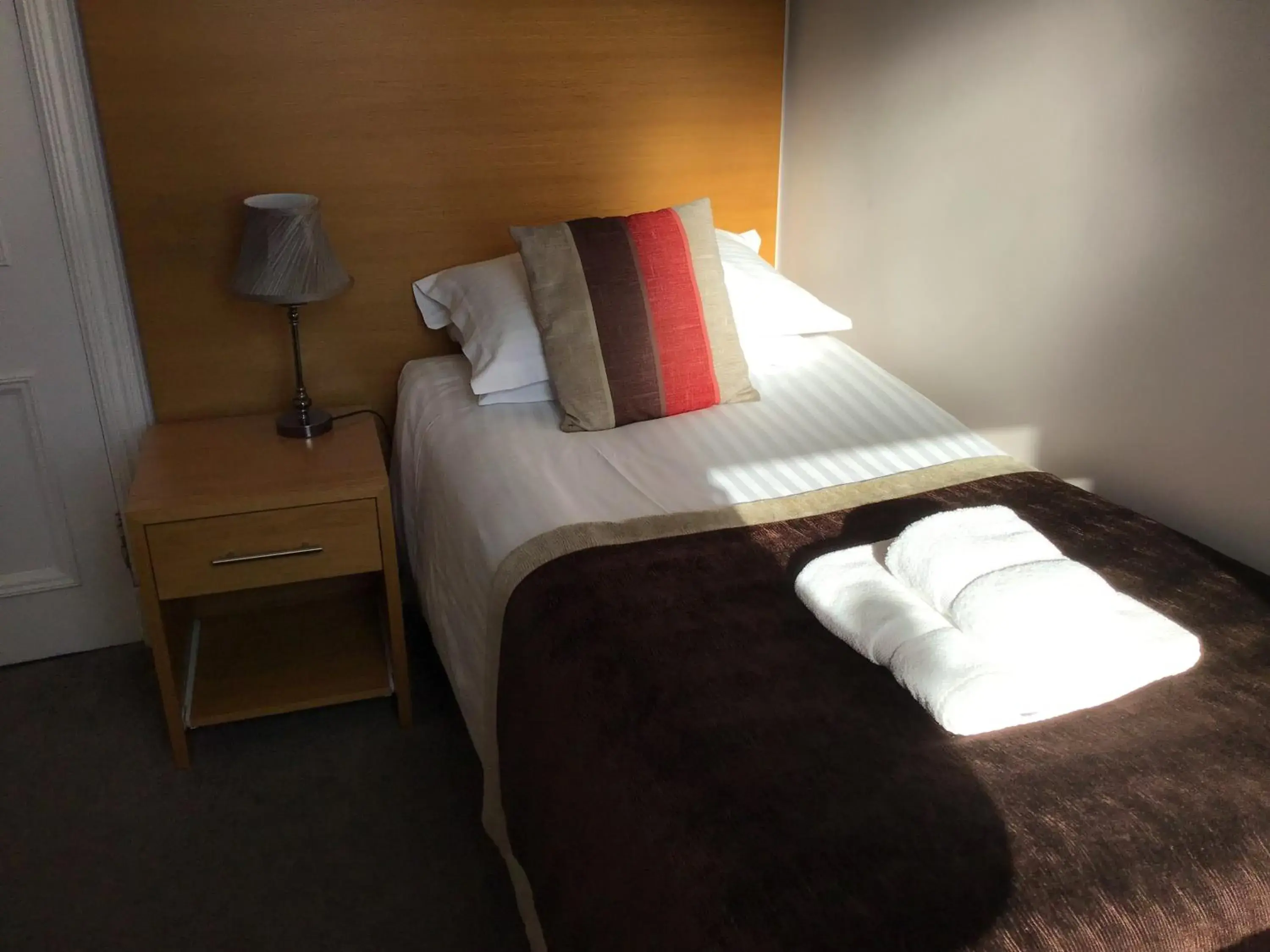 Standard Single Room with Shared Bathroom in Belvedere Guest House Standard Single Room with Shared Bathroom in Belvedere Guest House