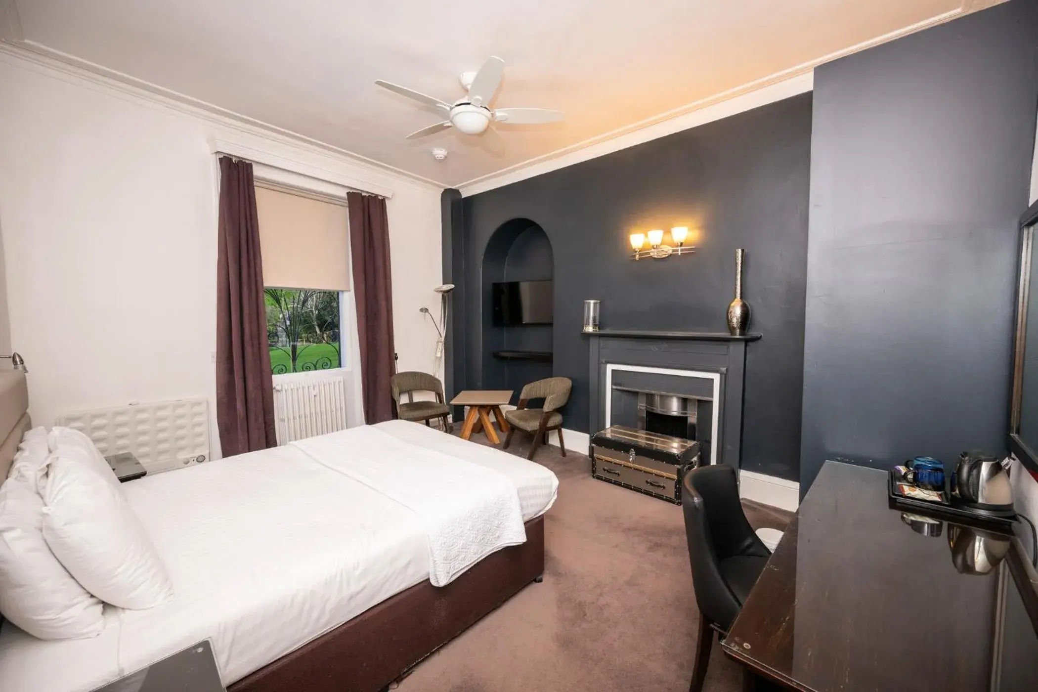 Bed in The Studley Hotel Bed in The Studley Hotel