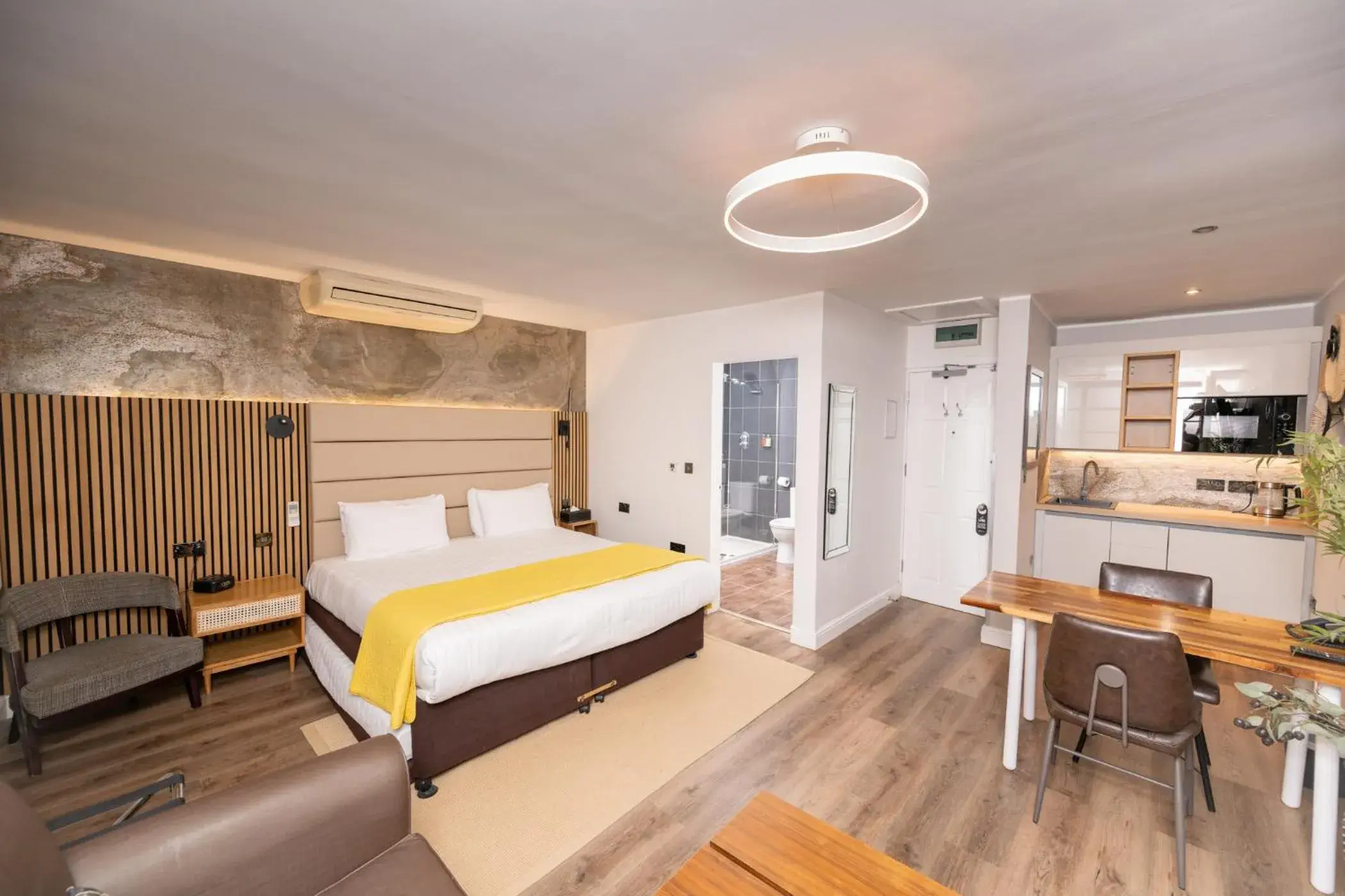 Bed in The Studley Hotel Bed in The Studley Hotel