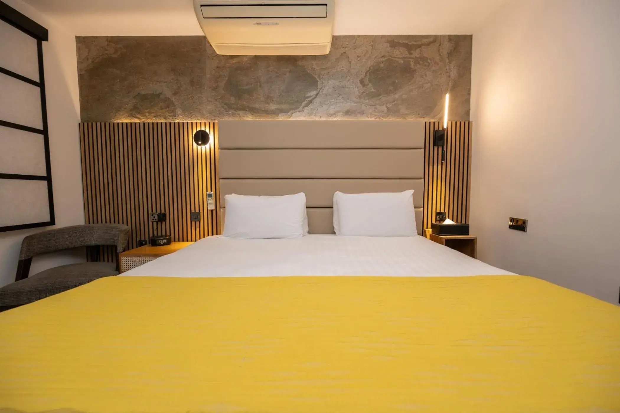 Bed in The Studley Hotel Bed in The Studley Hotel