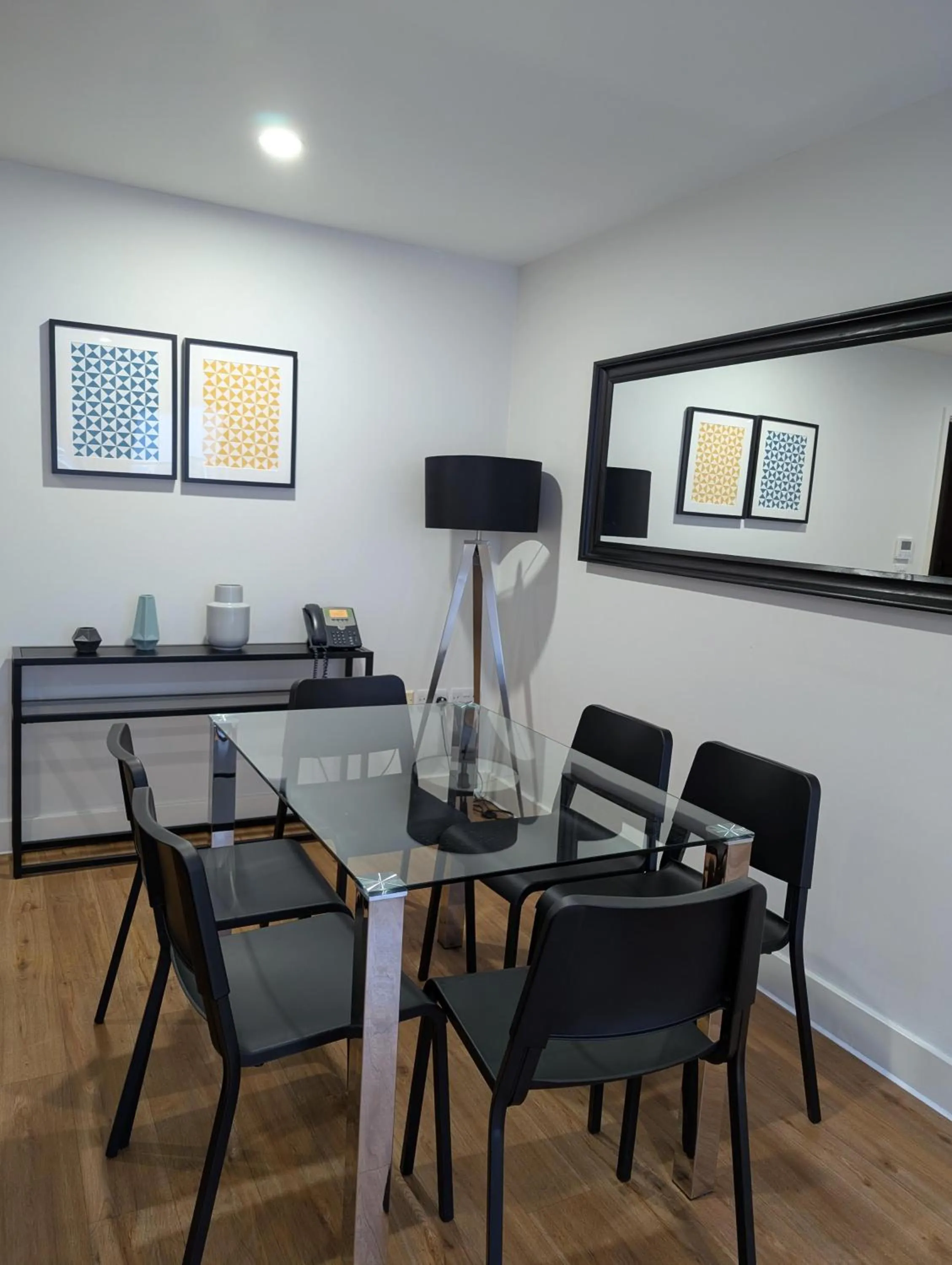 Dining area in House of Fisher - 100 Kings Road