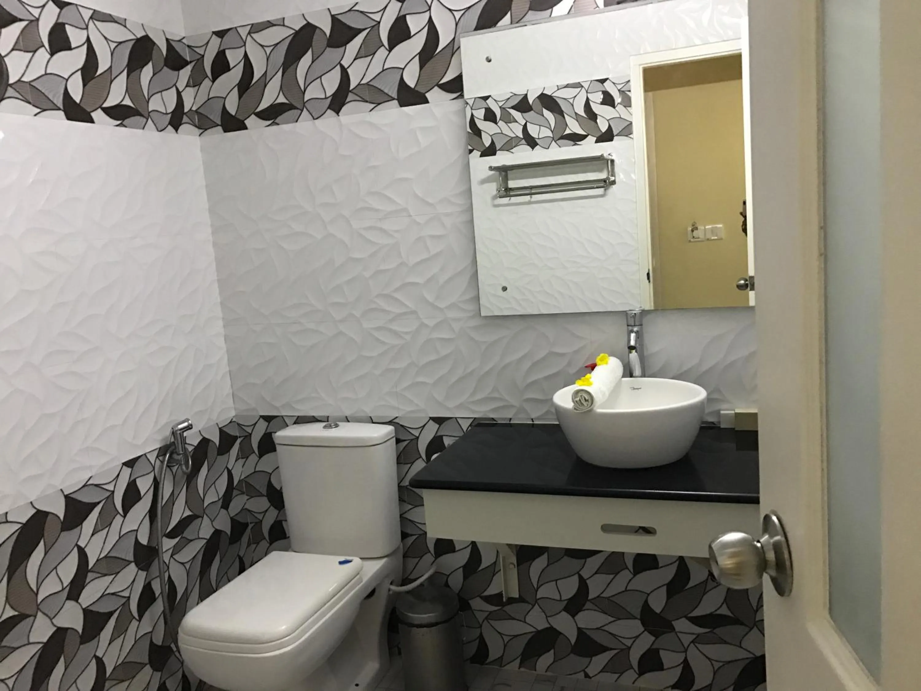 Bathroom in Daffodils Spice Court