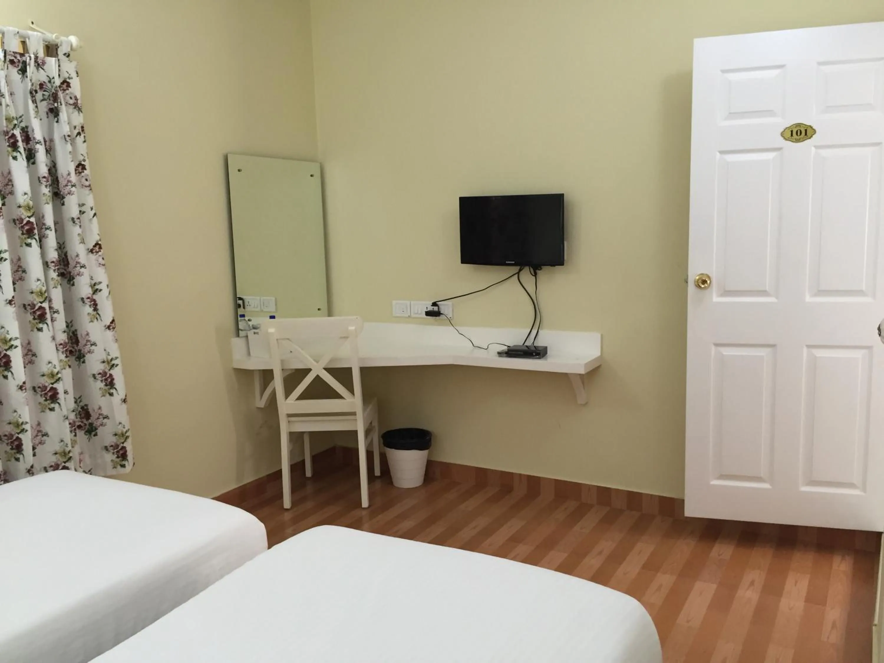 Property building, Bed in Daffodils Spice Court