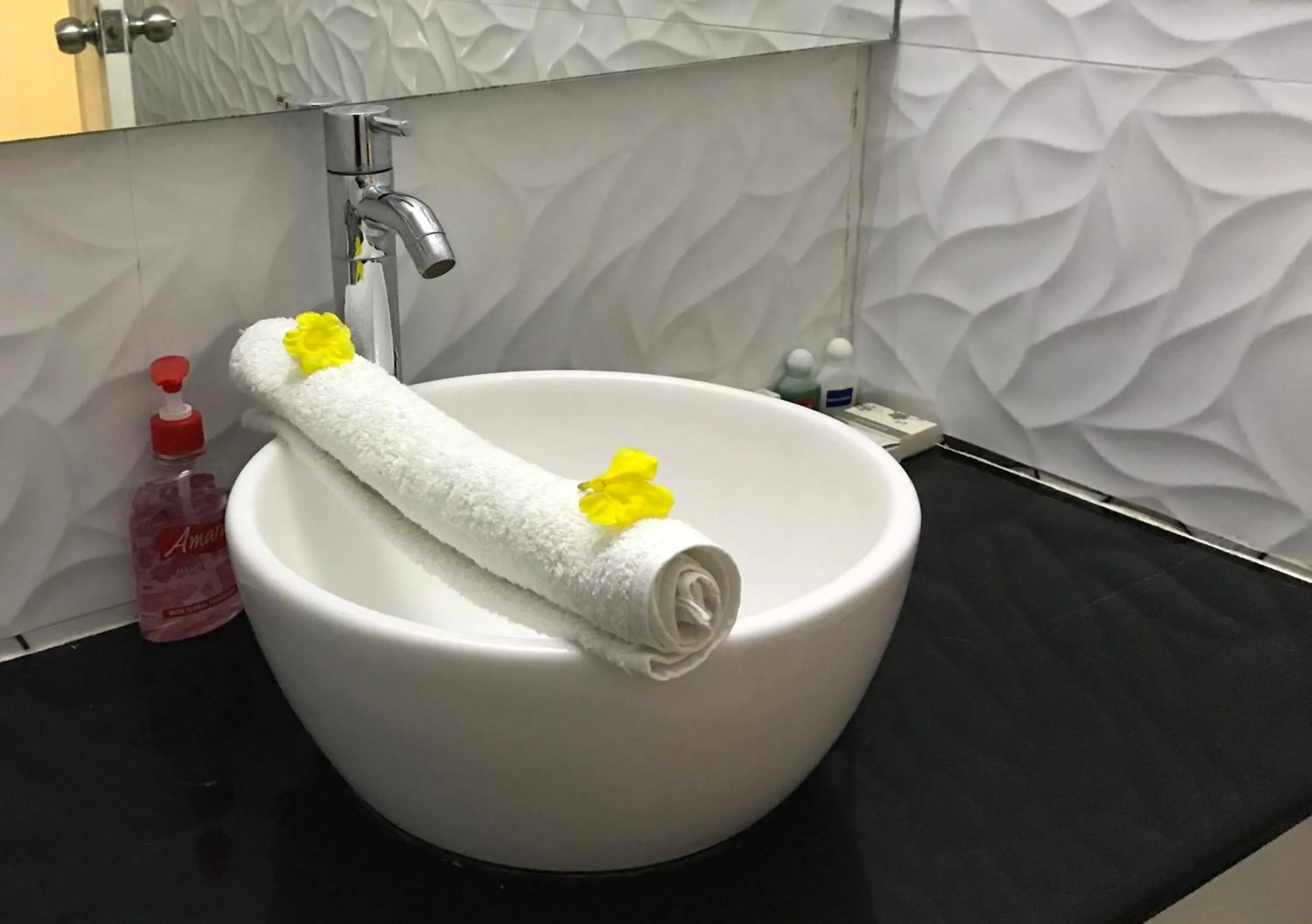 Bathroom in Daffodils Spice Court