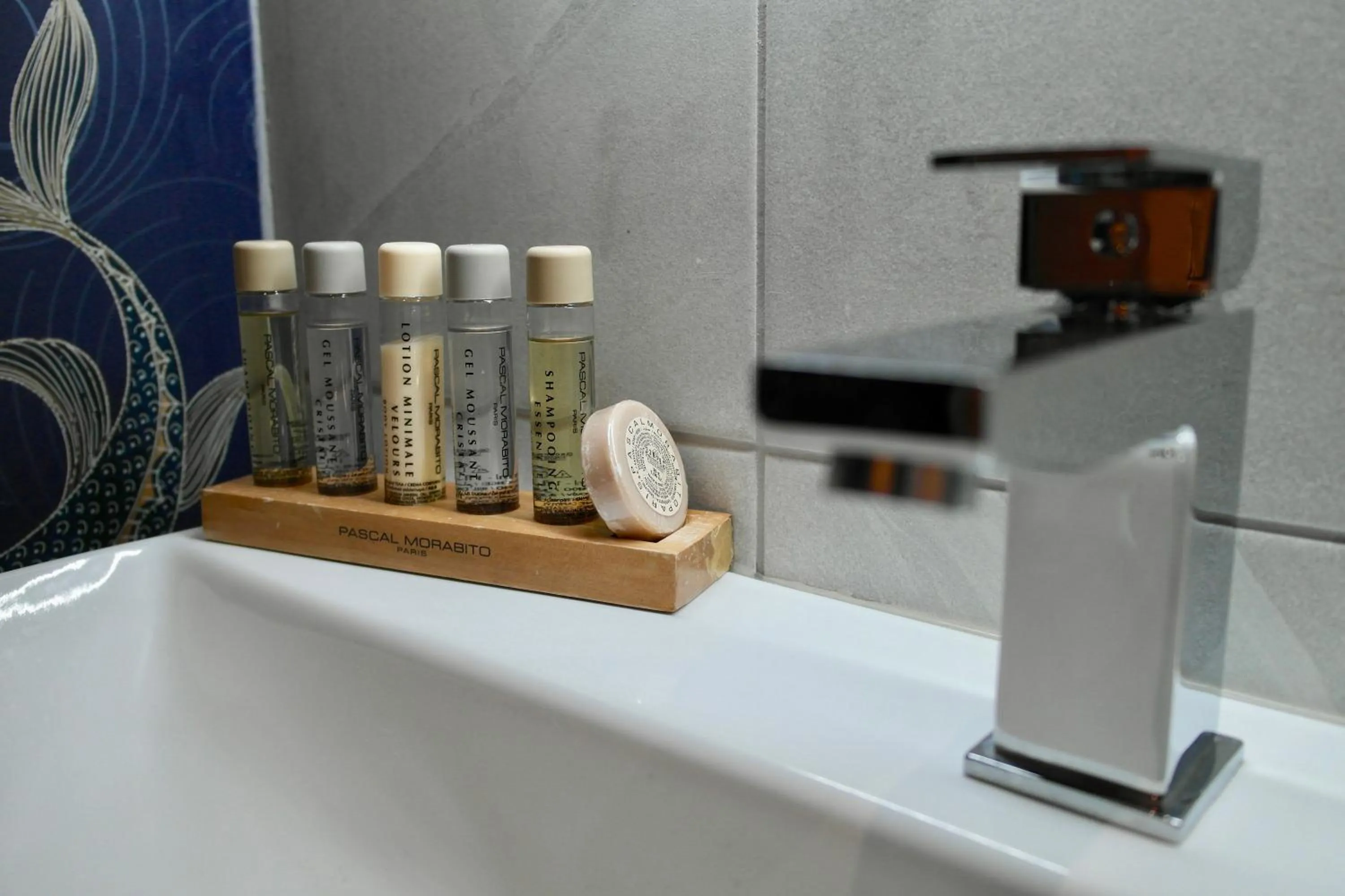 Bathroom in York House Hotel