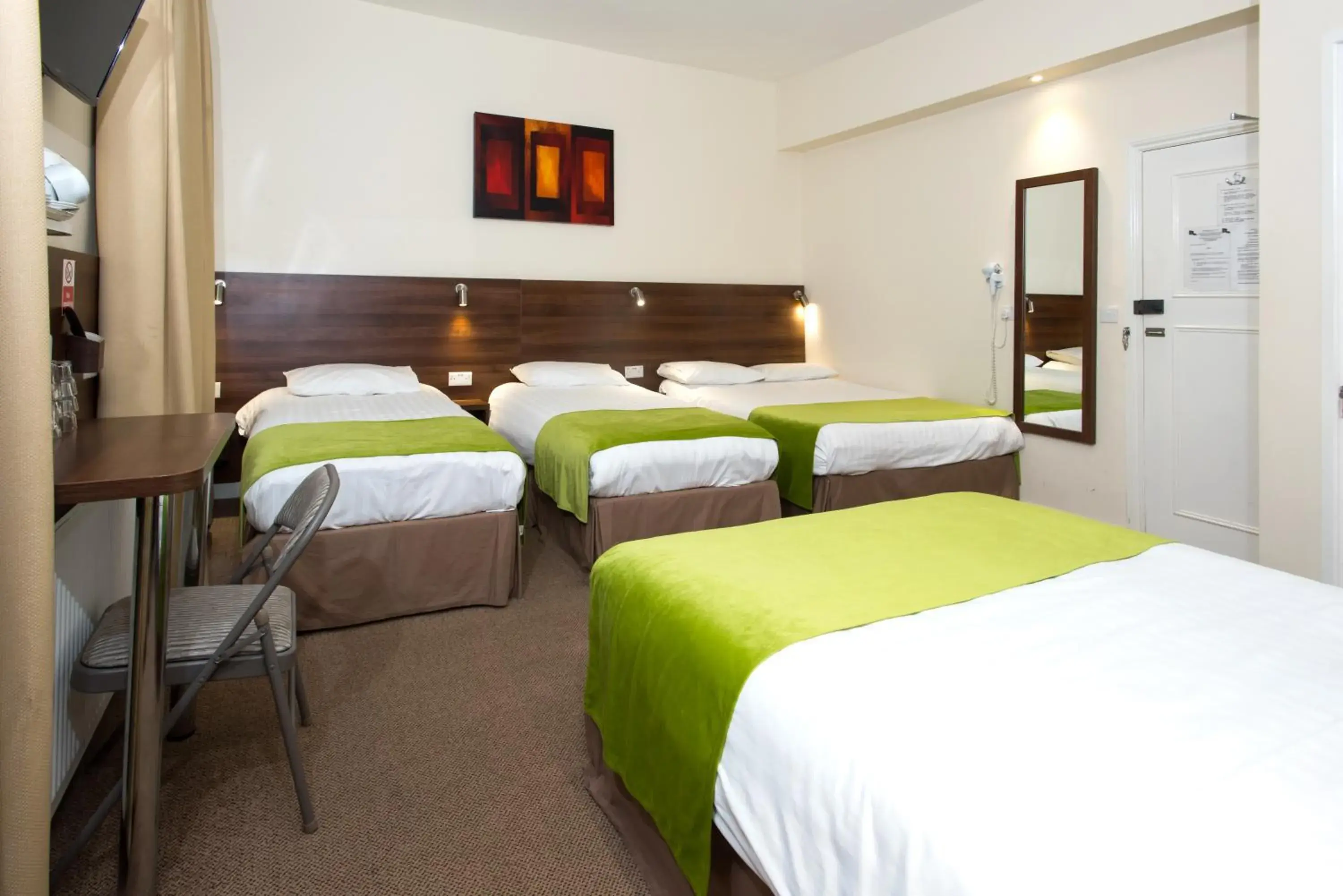 Bedroom, Bed in Marble Arch Inn Bedroom, Bed in Marble Arch Inn