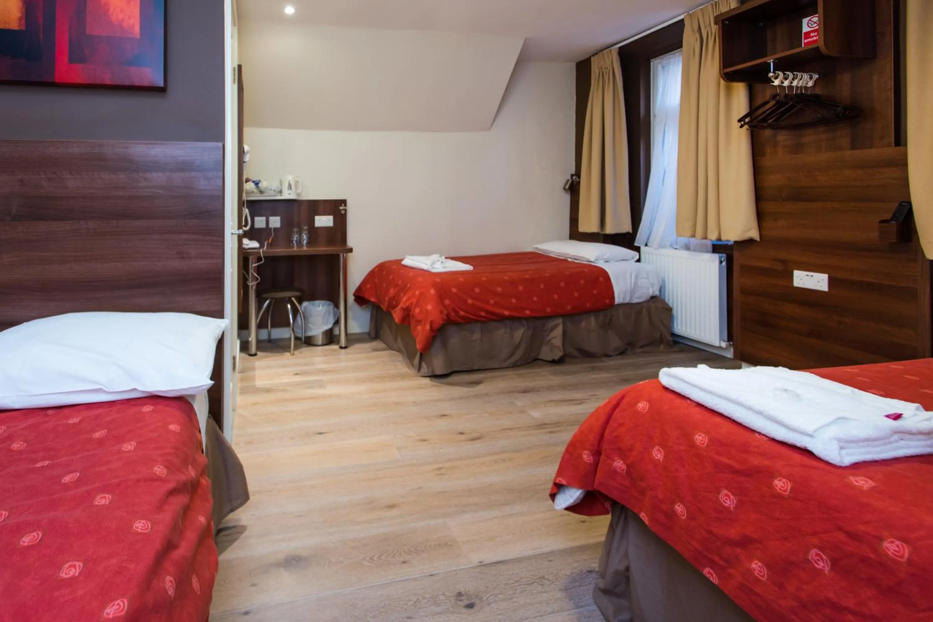 Bed in Marble Arch Inn