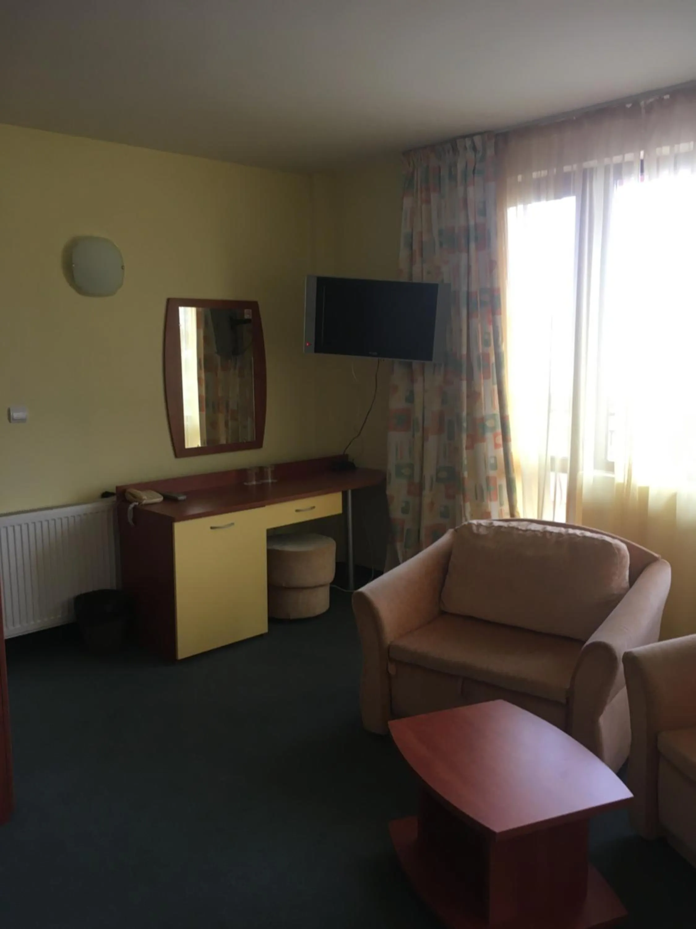 Photo of the whole room in Hotel Grand