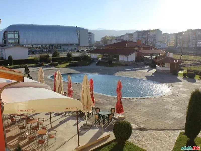 Swimming pool in Hotel Grand