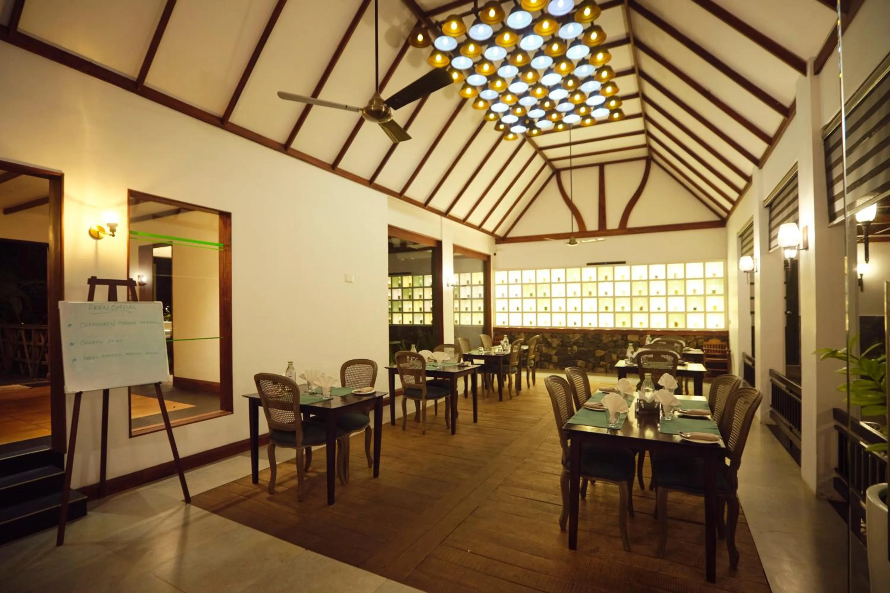 Restaurant/places to eat in Reen Resorts Aanavilasam Plantation Thekkady
