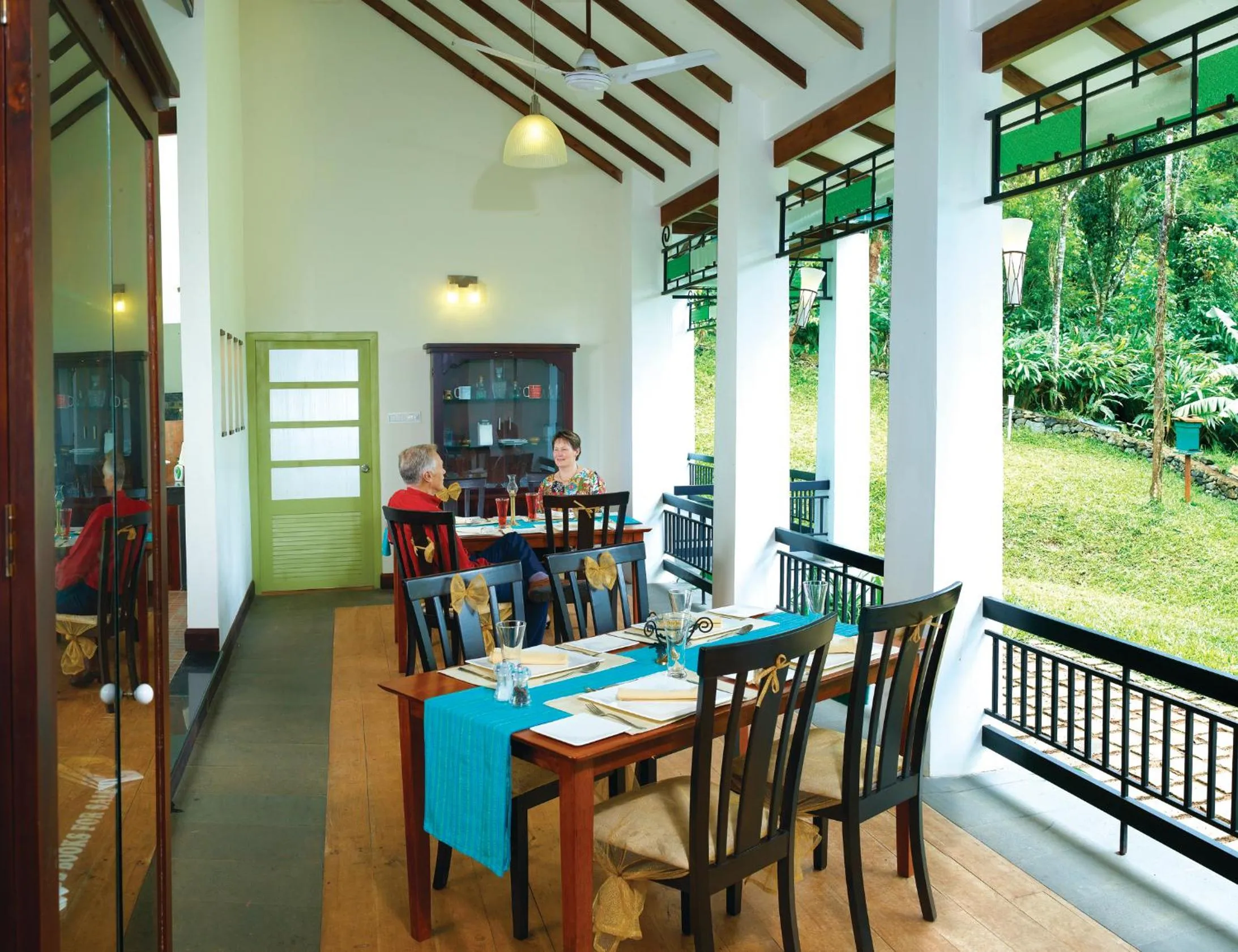 Restaurant/places to eat in Reen Resorts Aanavilasam Plantation Thekkady