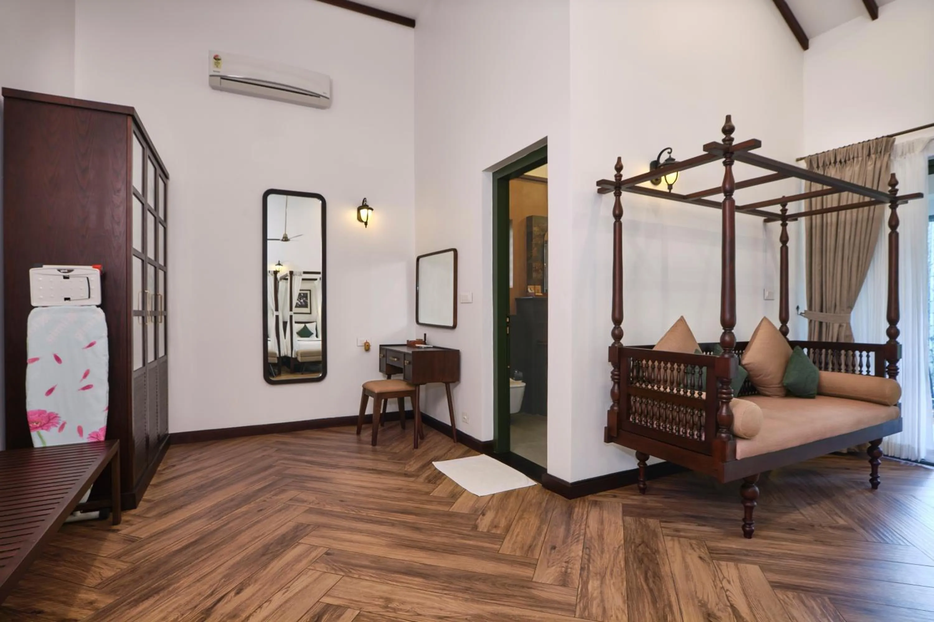 Living room in Reen Resorts Aanavilasam Plantation Thekkady