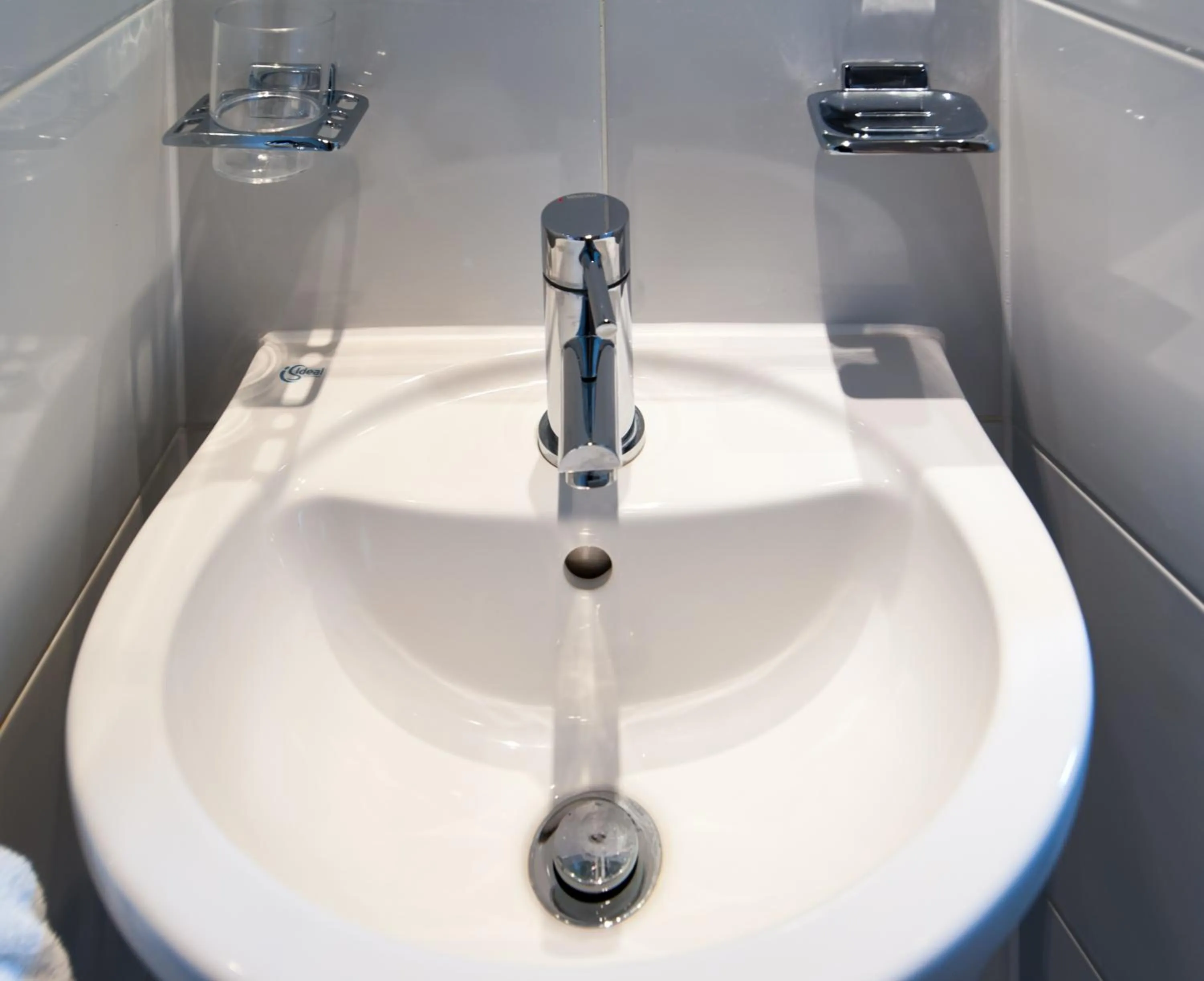 Bathroom in Dover Hotel - B&B