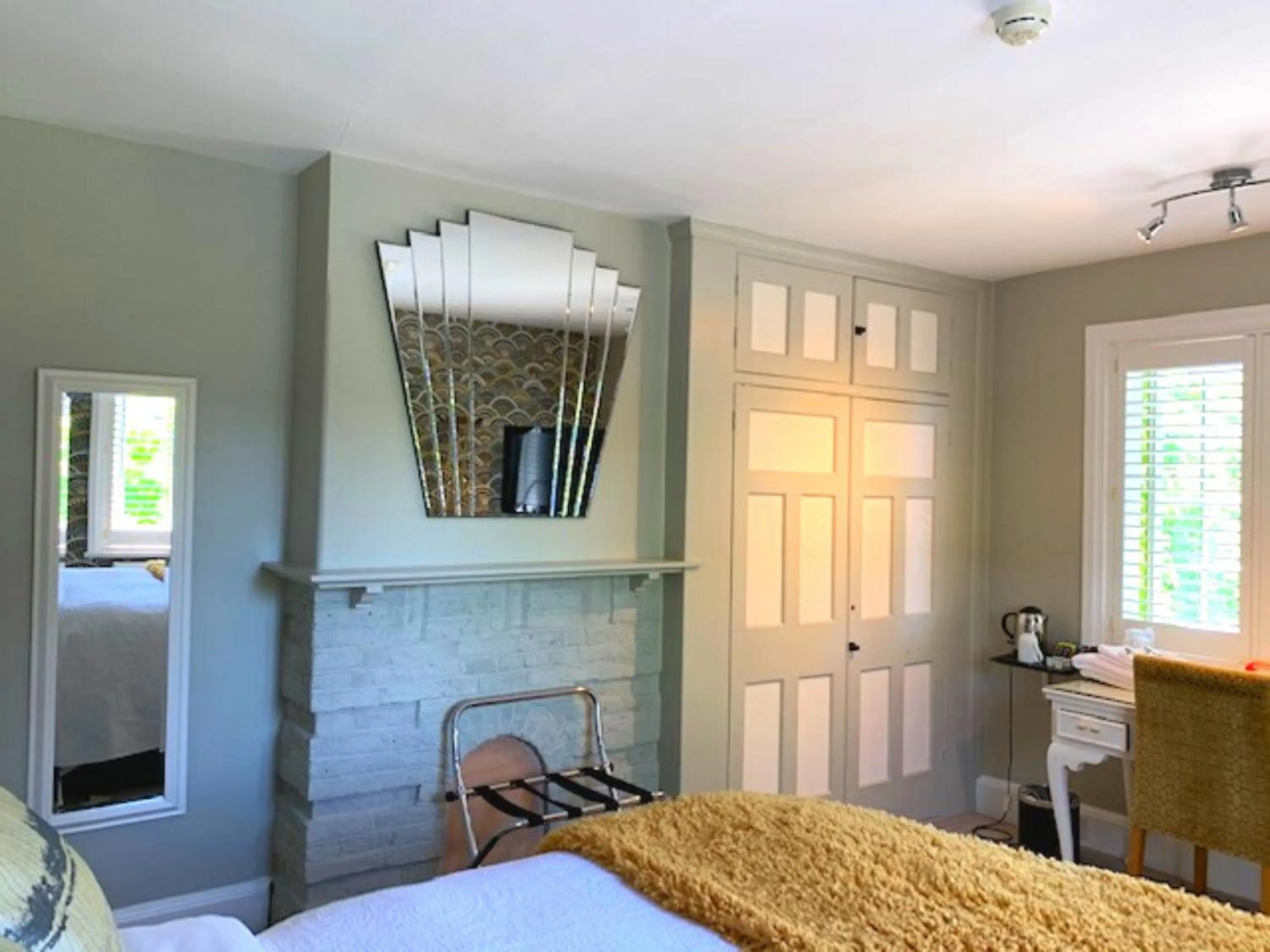 Bedroom, TV/Entertainment Center in The Malt House