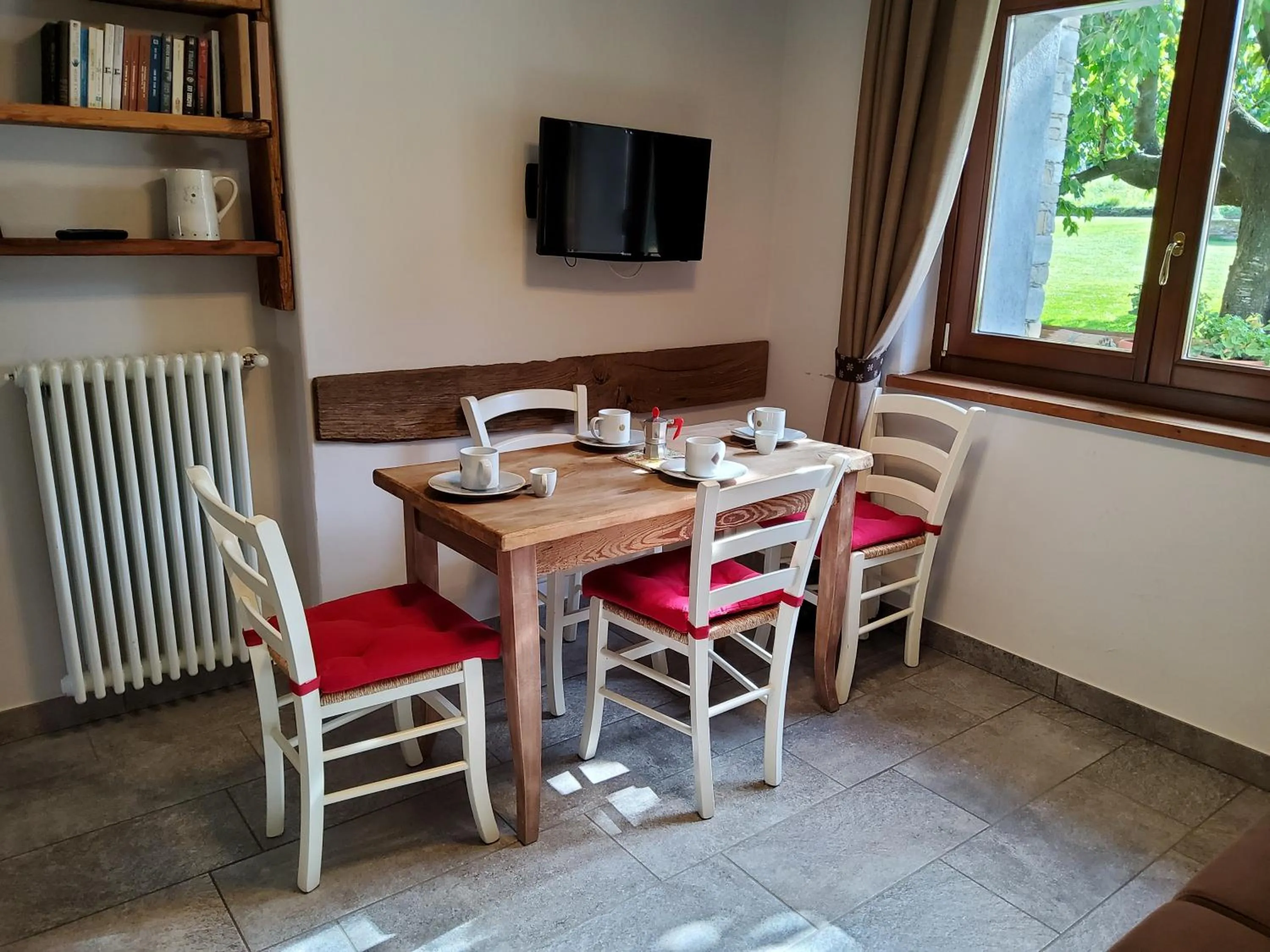 Dining area in La Vigne de Papagran