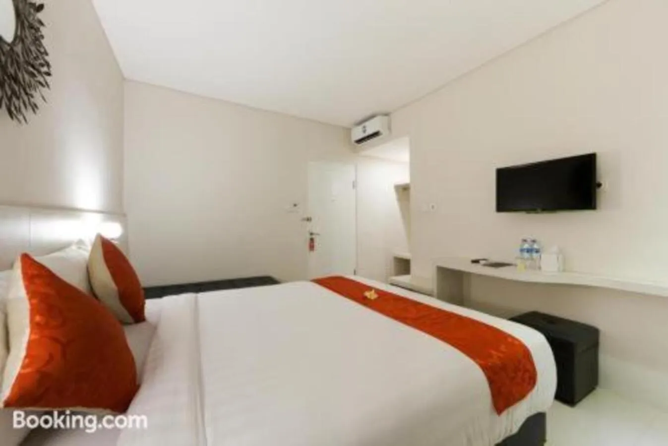 Bed in The Rinaya Canggu by ecommerceloka