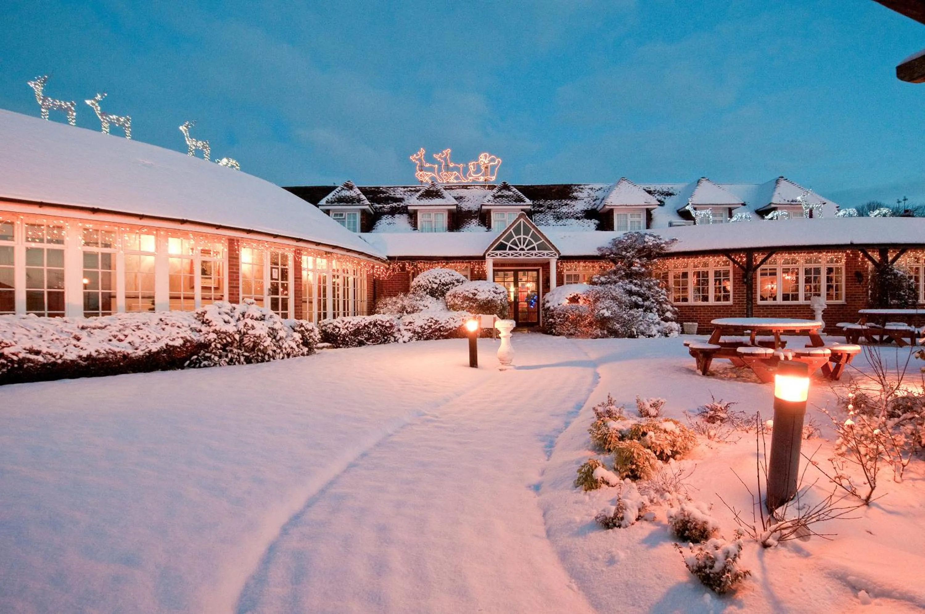 Facade/entrance in Best Western Reading Calcot Hotel