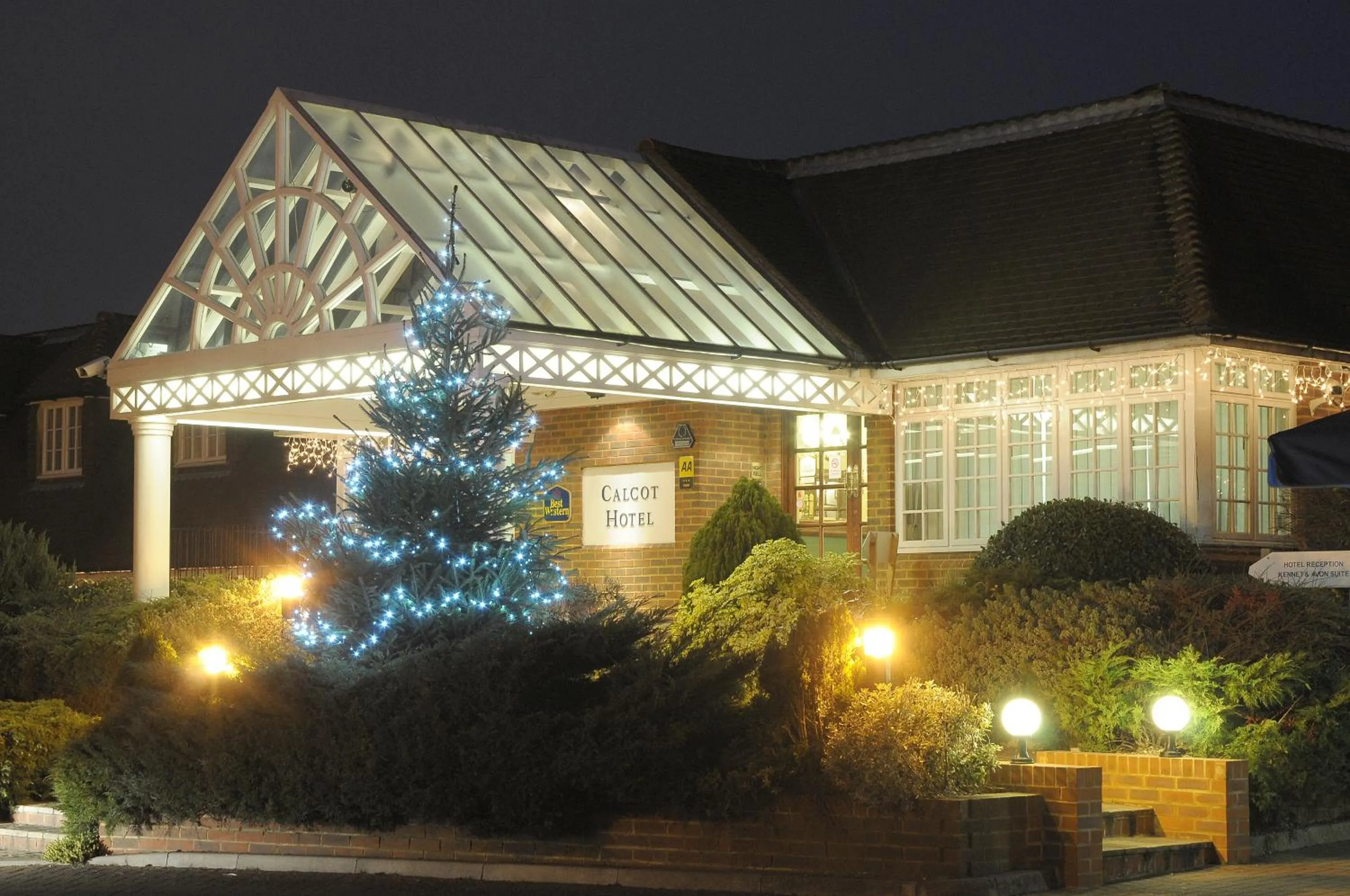 Facade/entrance in Best Western Reading Calcot Hotel