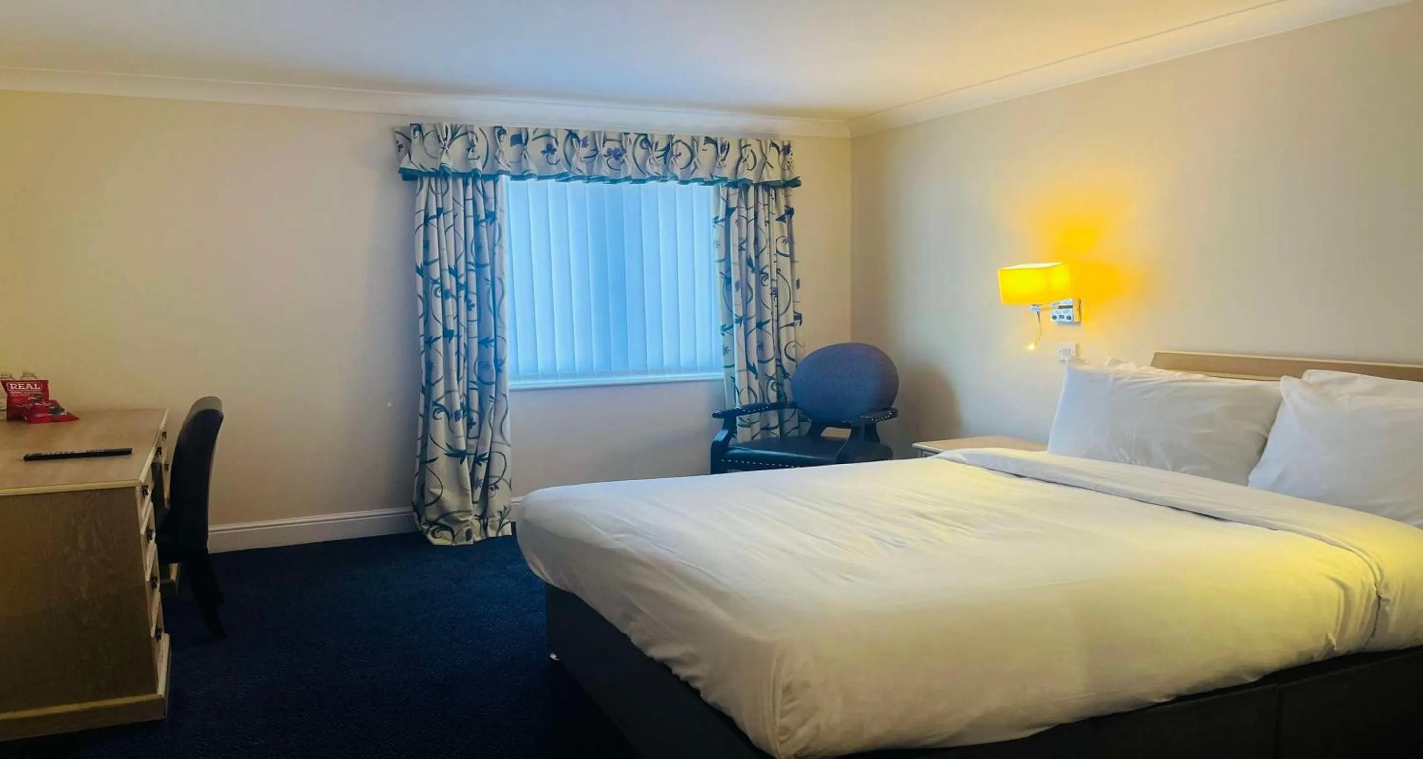 Bedroom, Bed in Best Western Reading Calcot Hotel