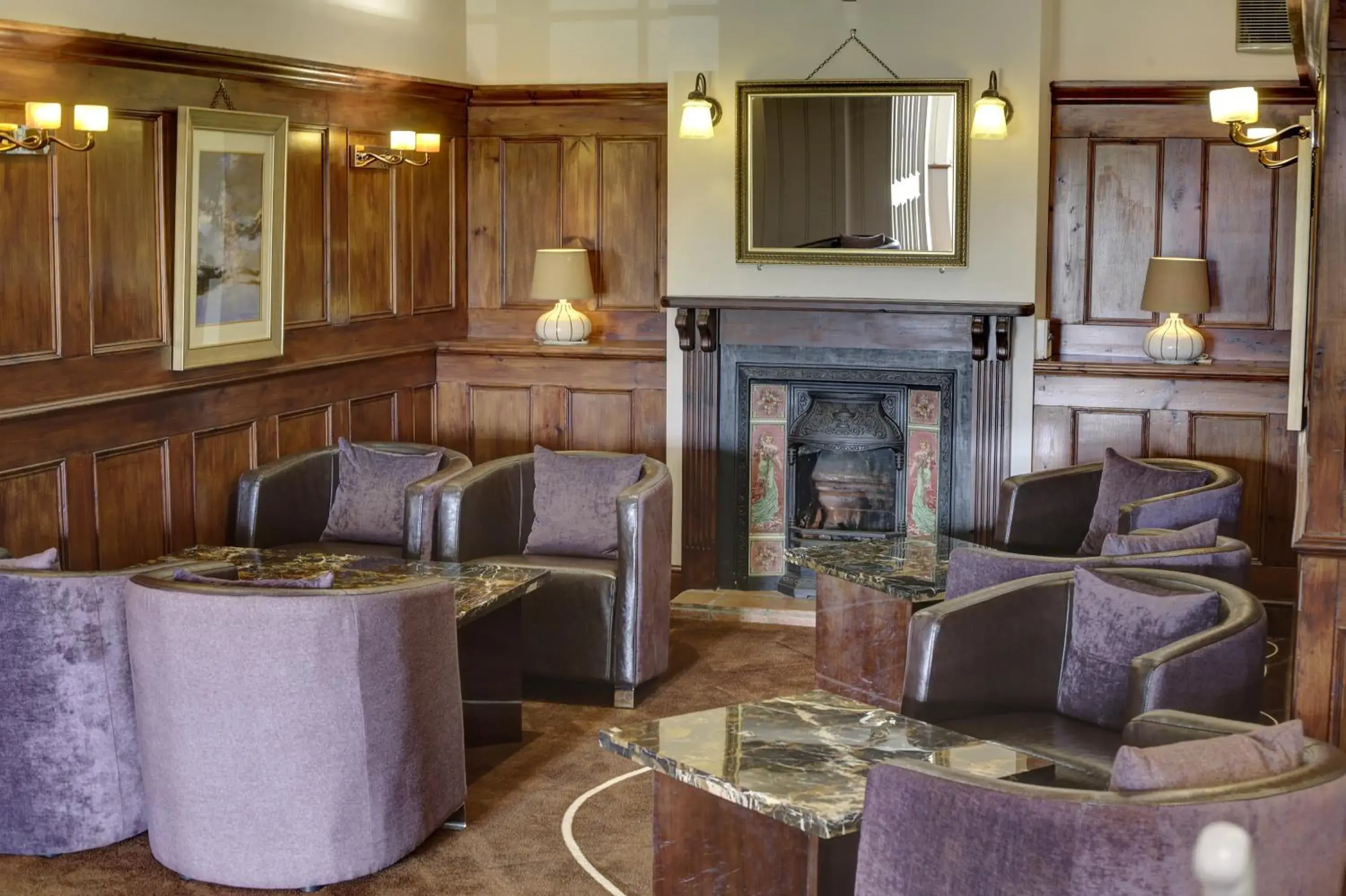 Lounge or bar in Best Western Reading Calcot Hotel Lounge or bar in Best Western Reading Calcot Hotel