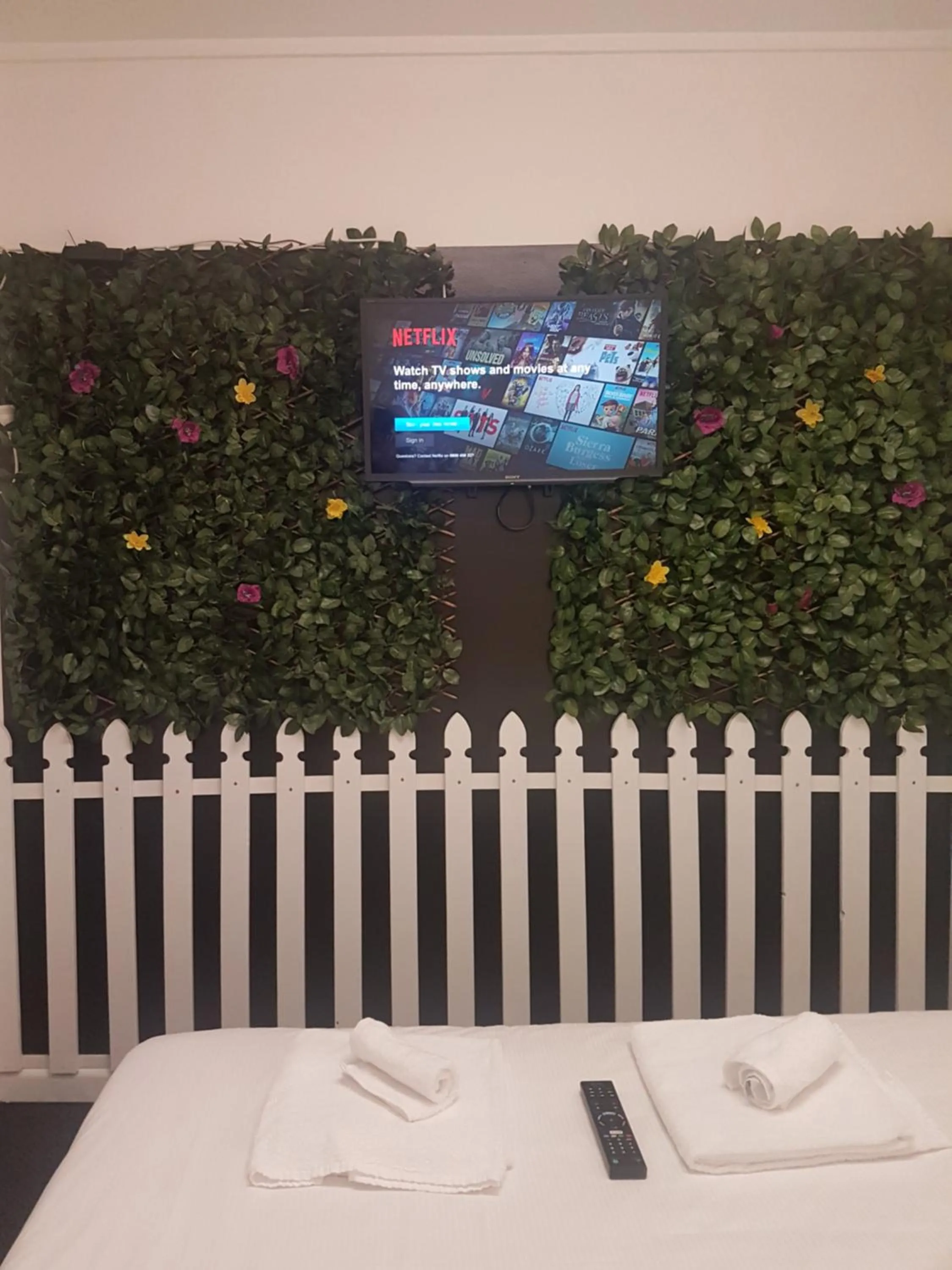 Spring, Bed in Archies Bunker Affordable Accommodation