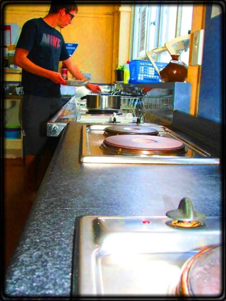 Kitchen or kitchenette in Archies Bunker Affordable Accommodation