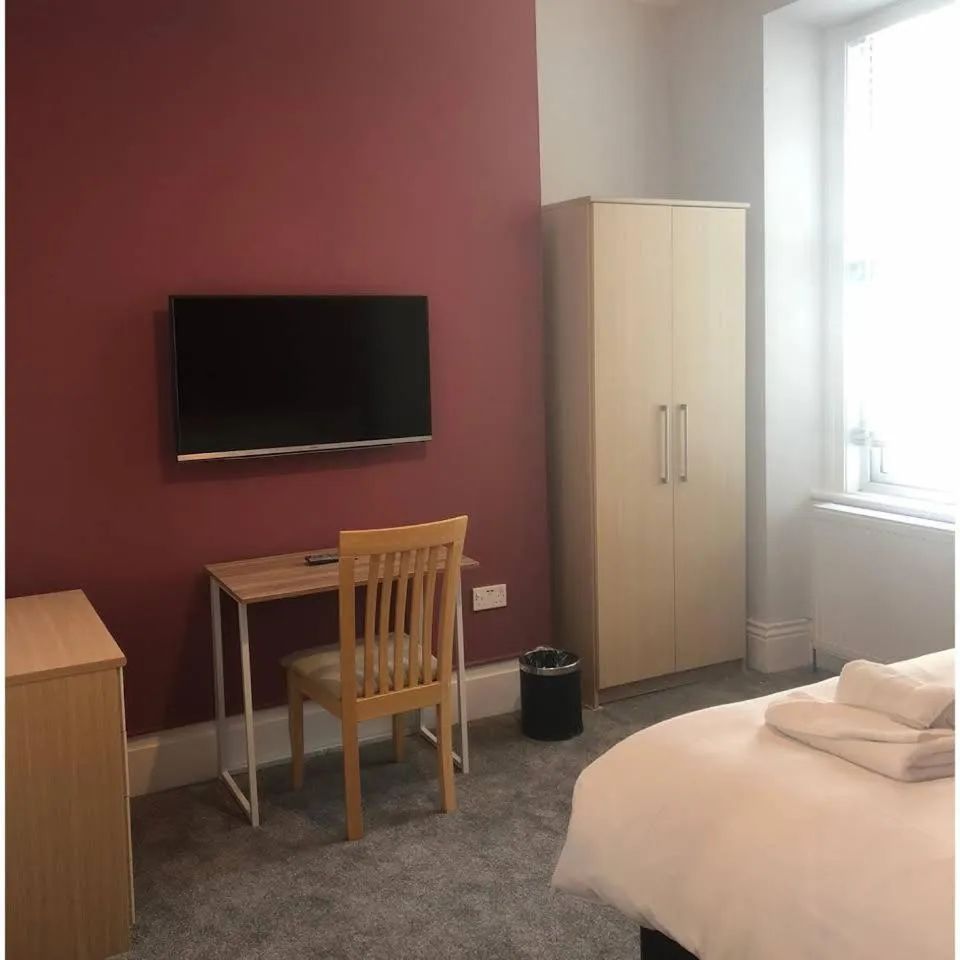 Bedroom, Bed in Arrandale House